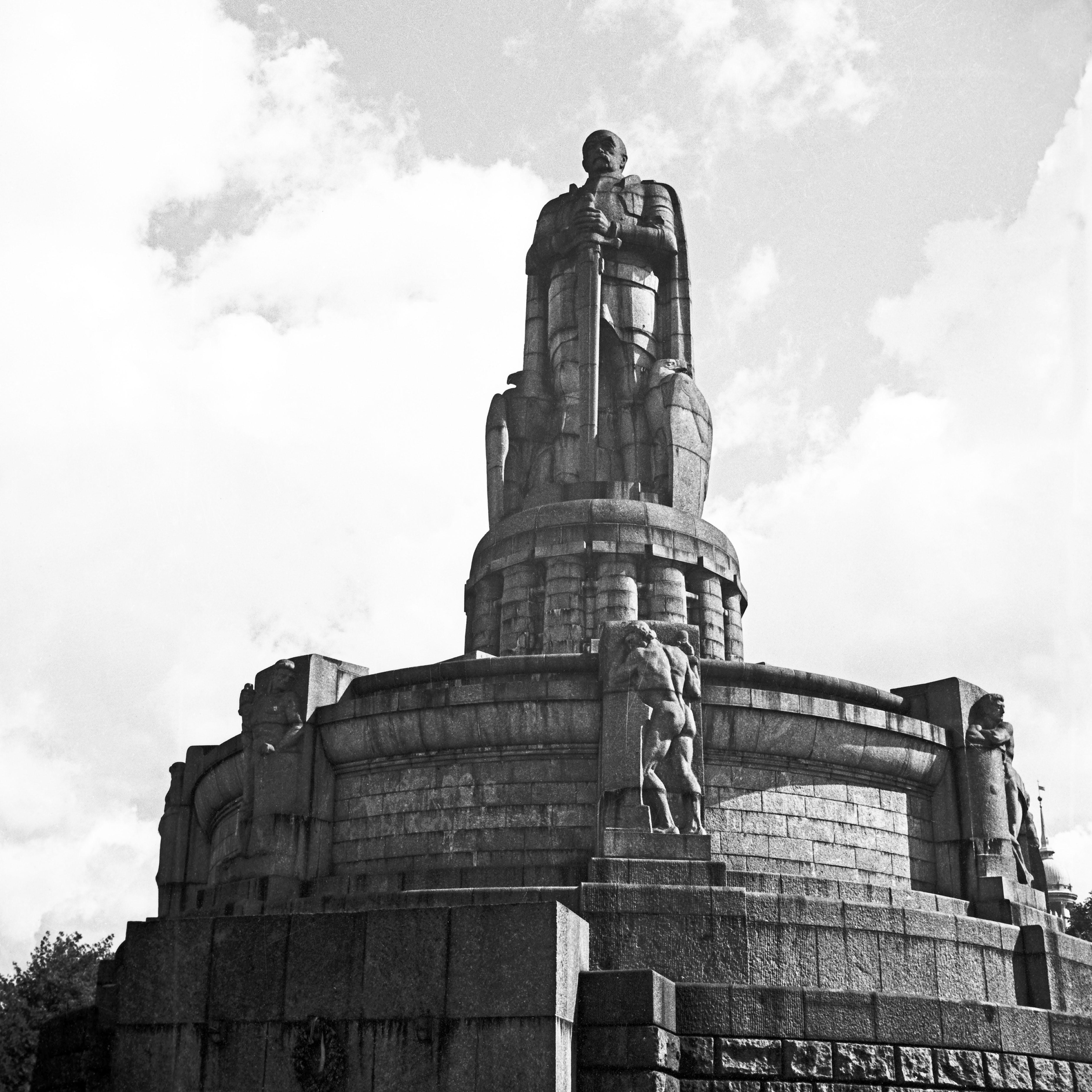 Karl Heinrich Lämmel Black and White Photograph - Bismarck monument at Hamburg, Germany 1936, Printed Later