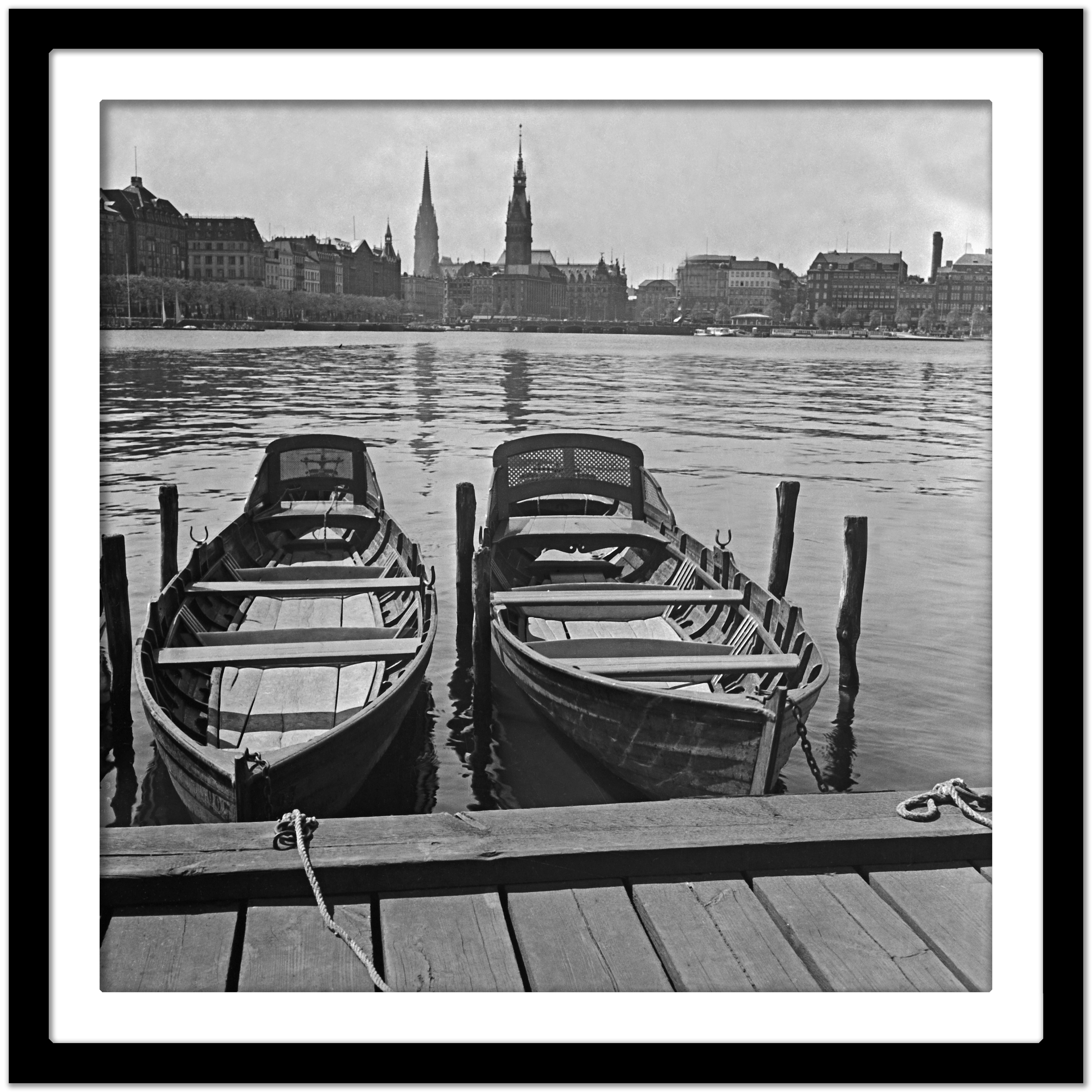 Boats at quay on Alster view to Hamburg city hall, Germany 1938, Printed Later  - Modern Photograph by Karl Heinrich Lämmel