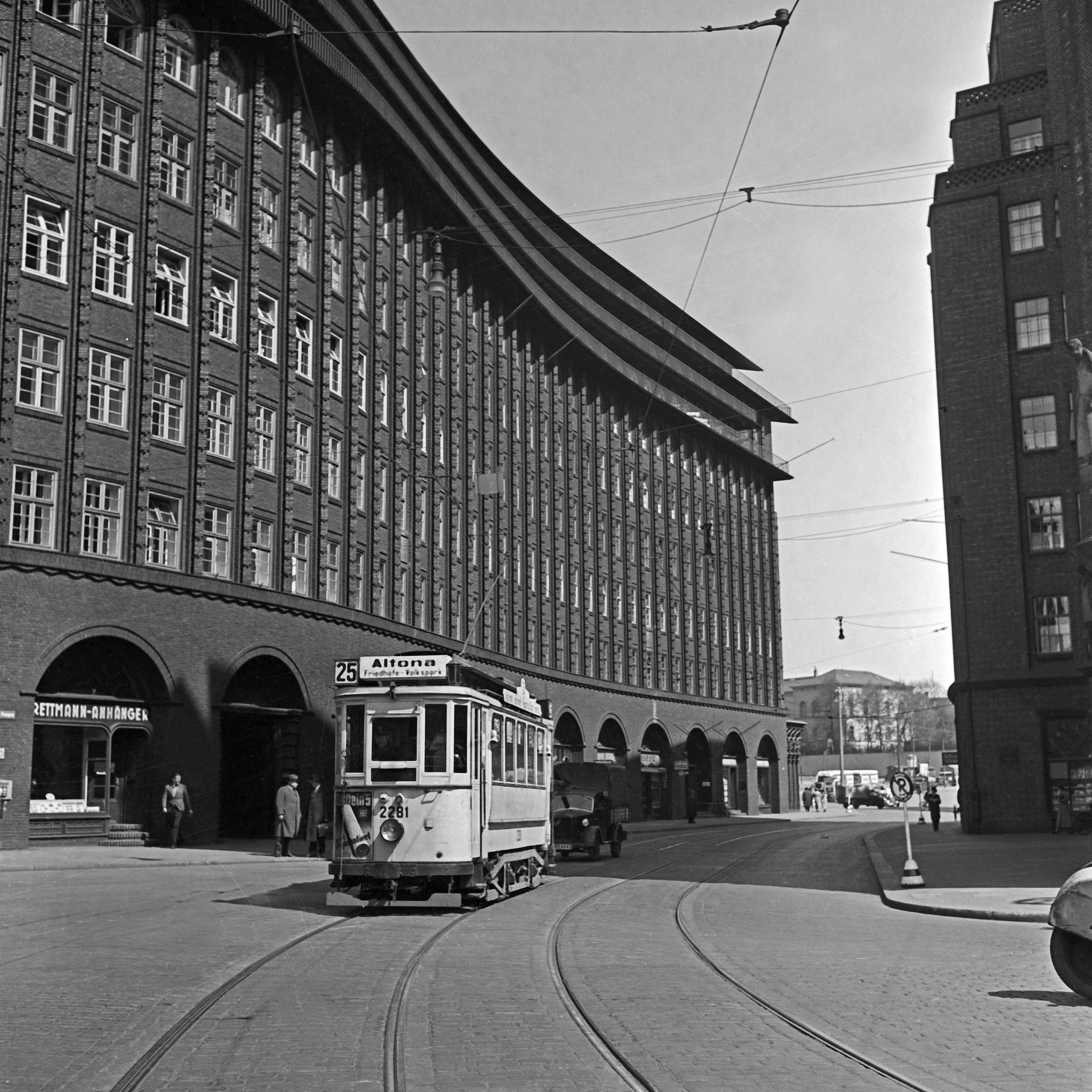 Karl Heinrich Lämmel Black and White Photograph - Chile House office building Hamburg with tram, Germany 1938, Printed Later 