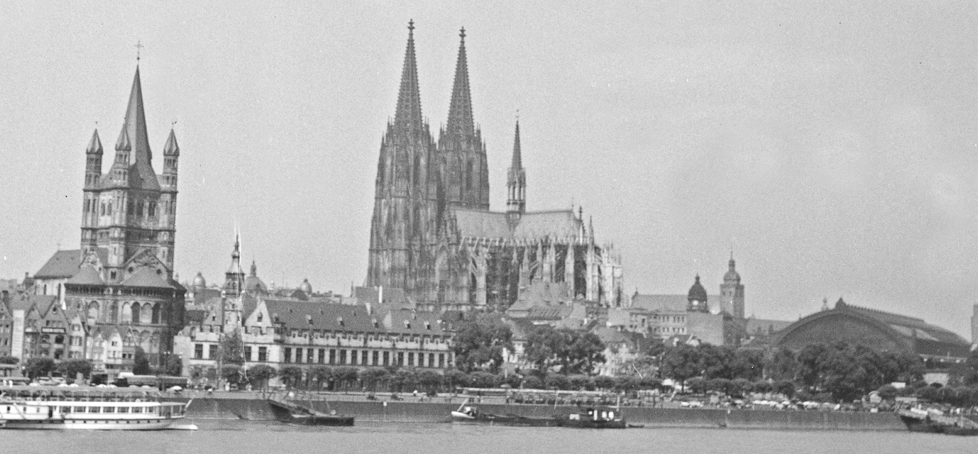 Cologne, Germany 1935, Printed Later - Photograph by Karl Heinrich Lämmel
