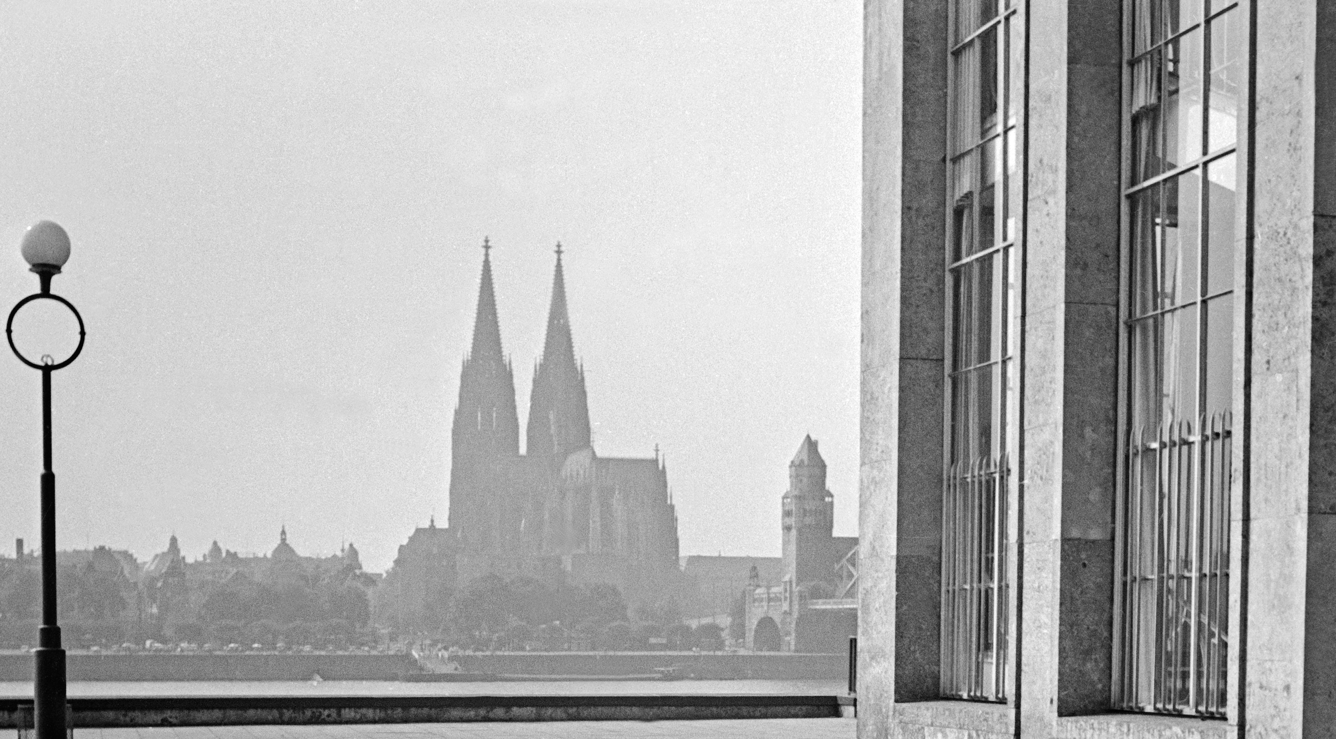 Köln, Deutschland 1935, Später gedruckt – Photograph von Karl Heinrich Lämmel