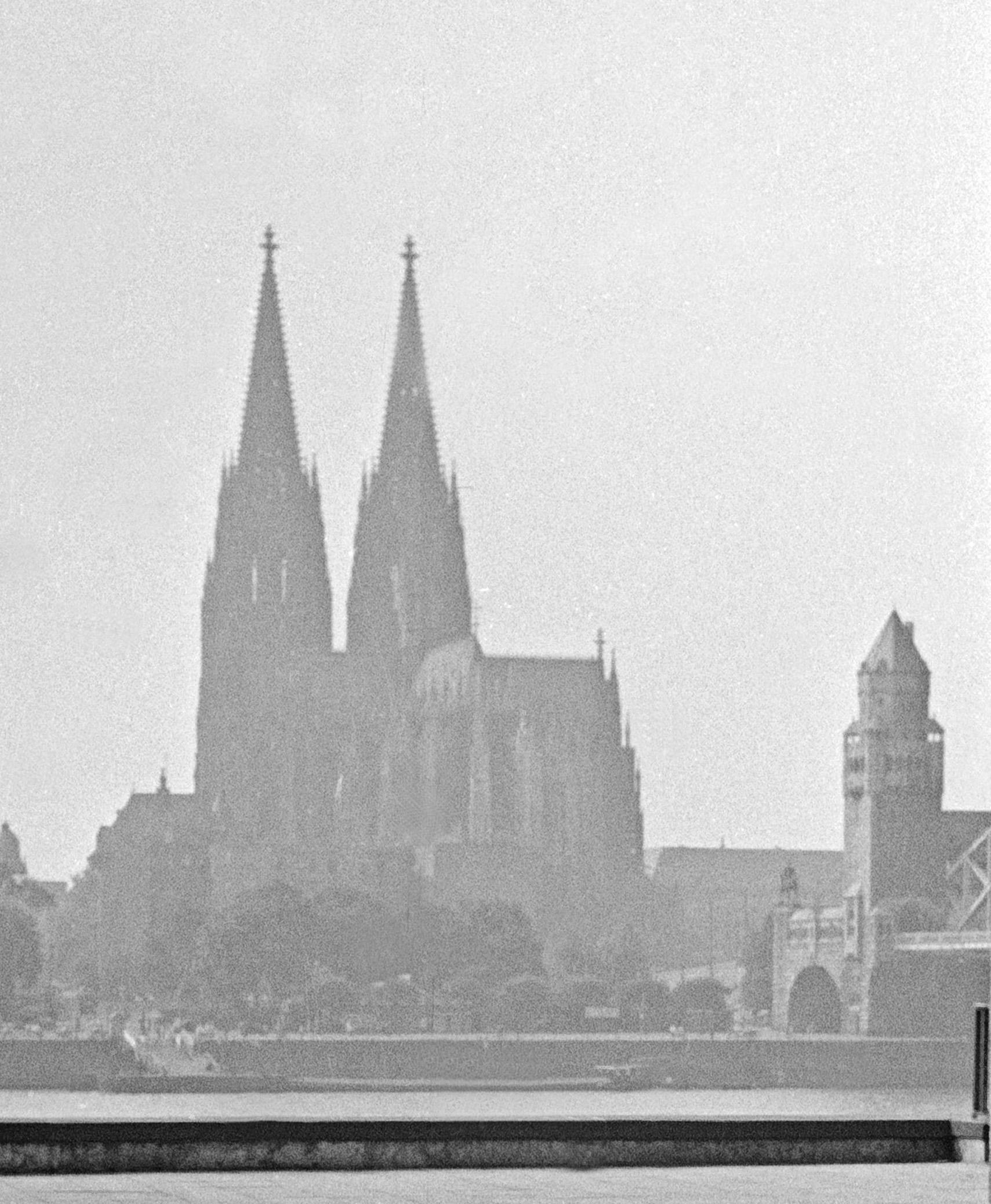 Colonia, Germania 1935, stampato successivamente - Photograph Moderno di Karl Heinrich Lämmel