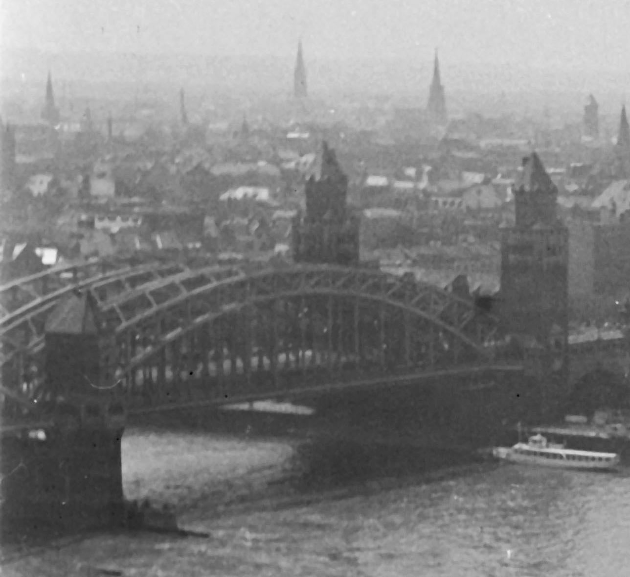 Cologne, Germany 1935, Printed Later - Gray Black and White Photograph by Karl Heinrich Lämmel