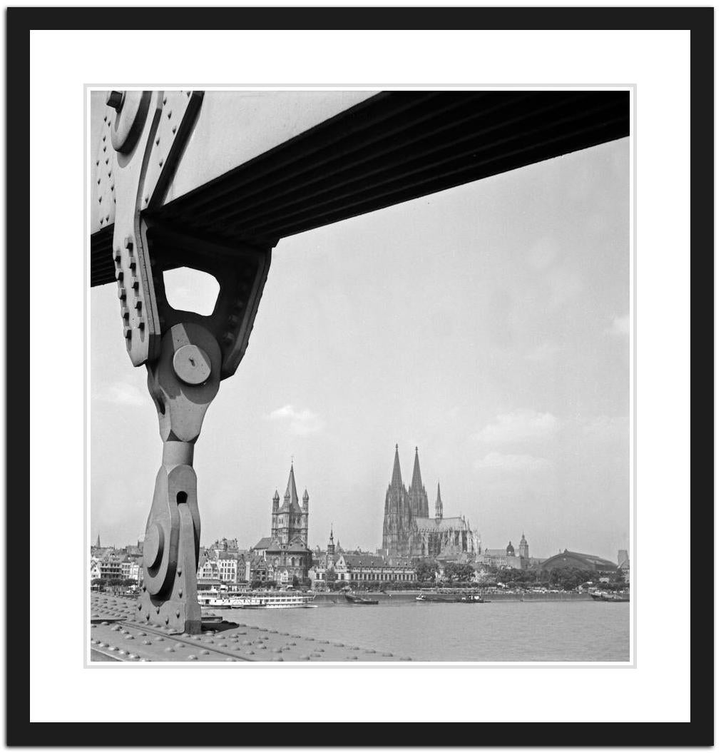 Einer der Fotografen des Mauritius-Verlags mit Sitz in Berlin war Karl Heinrich Lämmel. Er wurde am 30. Juli 1910 in Riesa, Sachsen, geboren und ist seit April 1945 verschollen. In den dreißiger Jahren fertigte Karl Heinrich Lämmel mehrere
