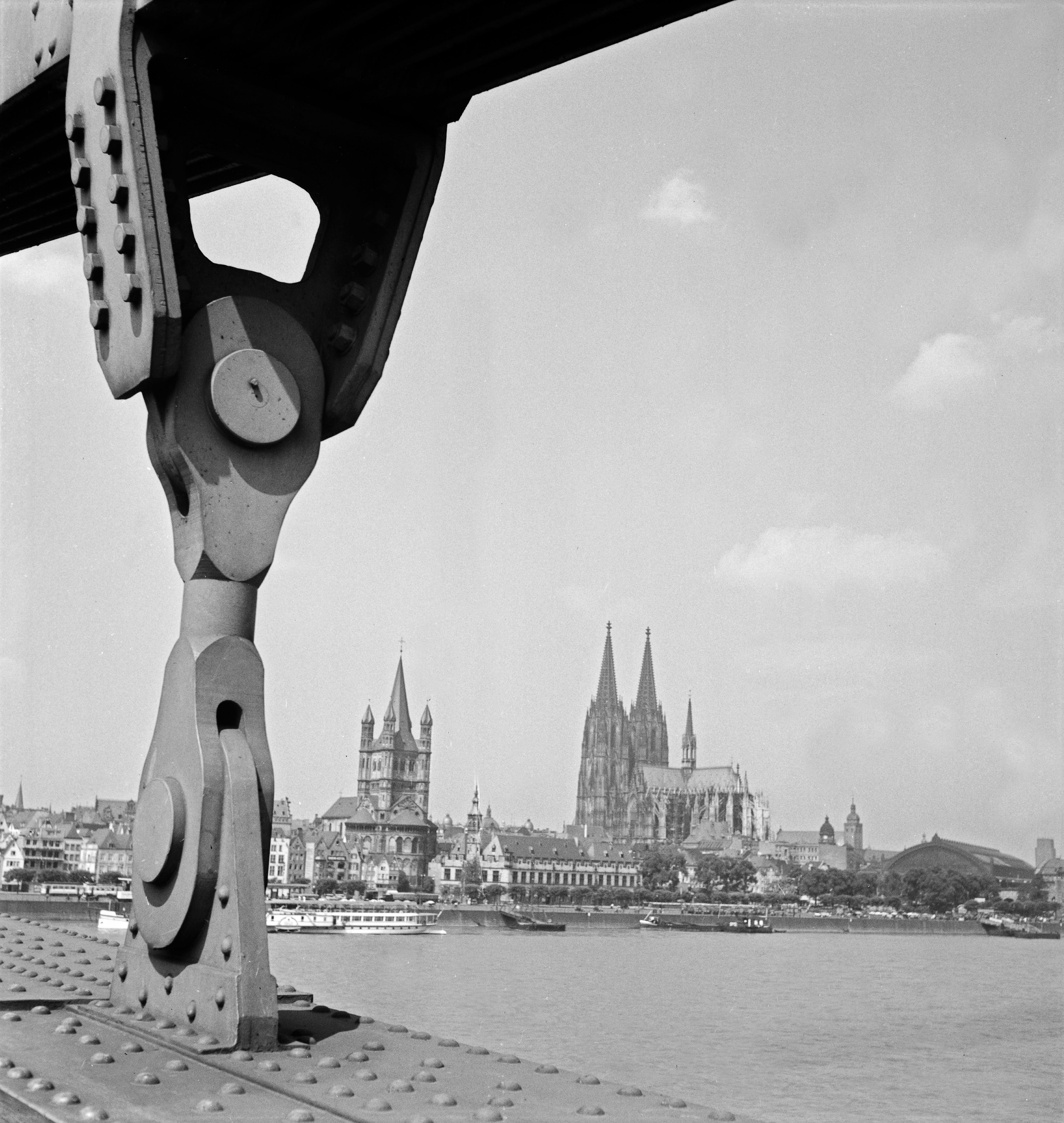 Karl Heinrich Lämmel Black and White Photograph - Cologne, Germany 1935, Printed Later
