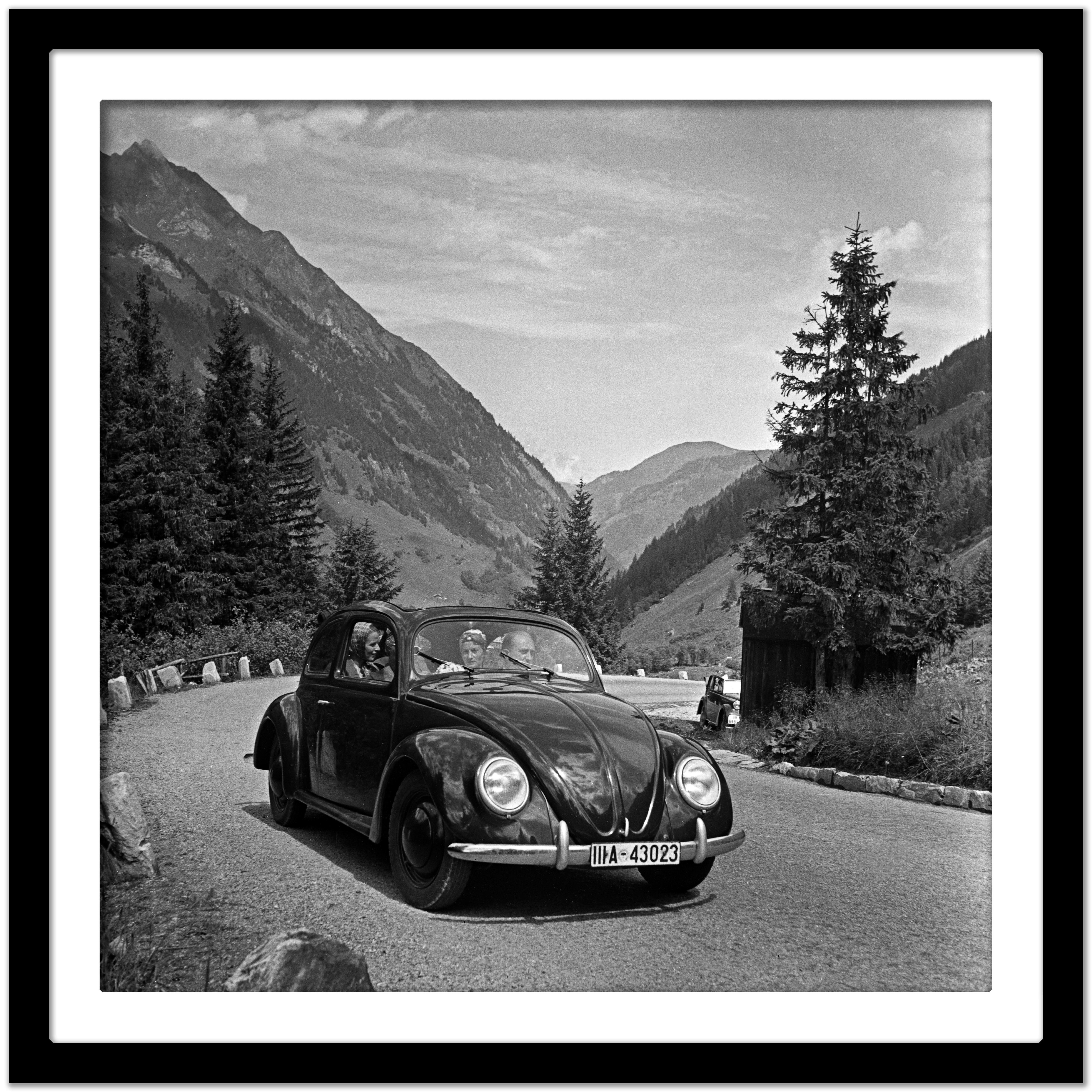 Exploring the countryside in a Volkswagen beetle, Germany 1939 Printed Later - Gray Black and White Photograph by Karl Heinrich Lämmel