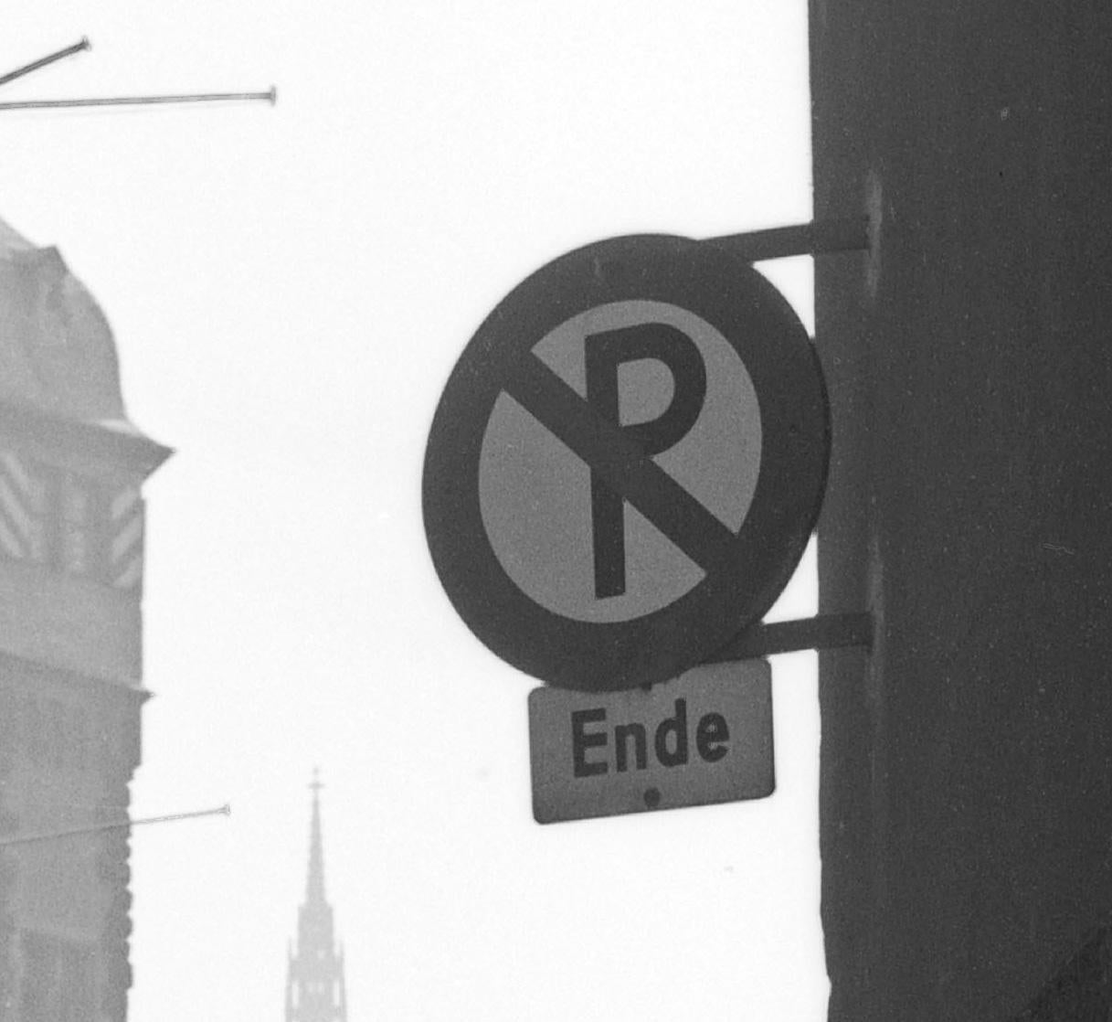 Frankfurt, Germany 1935, Printed Later - Photograph by Karl Heinrich Lämmel