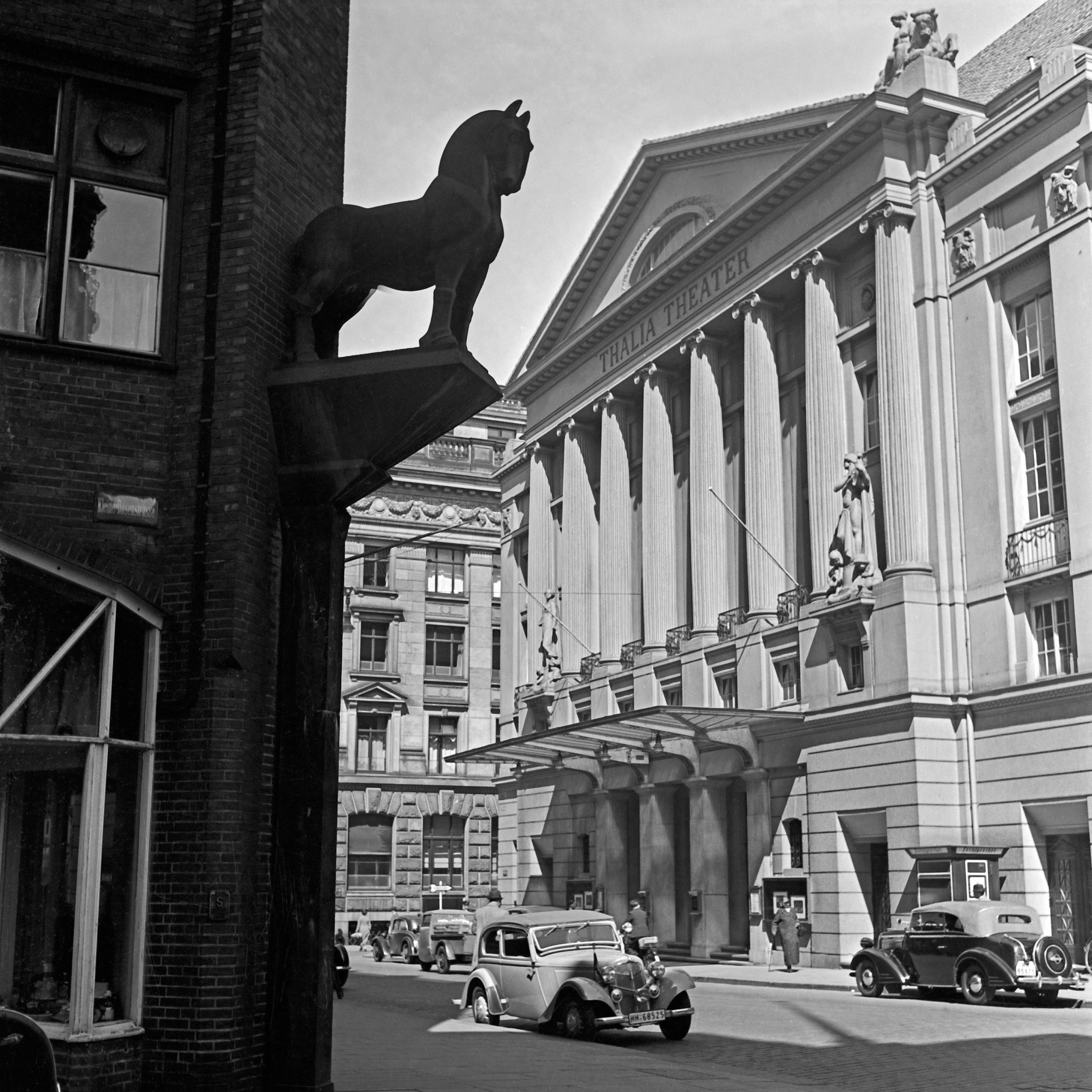 Karl Heinrich Lämmel Black and White Photograph - Hamburg Thalia Theatre cars and horse sculpture, Germany 1938 Printed Later 