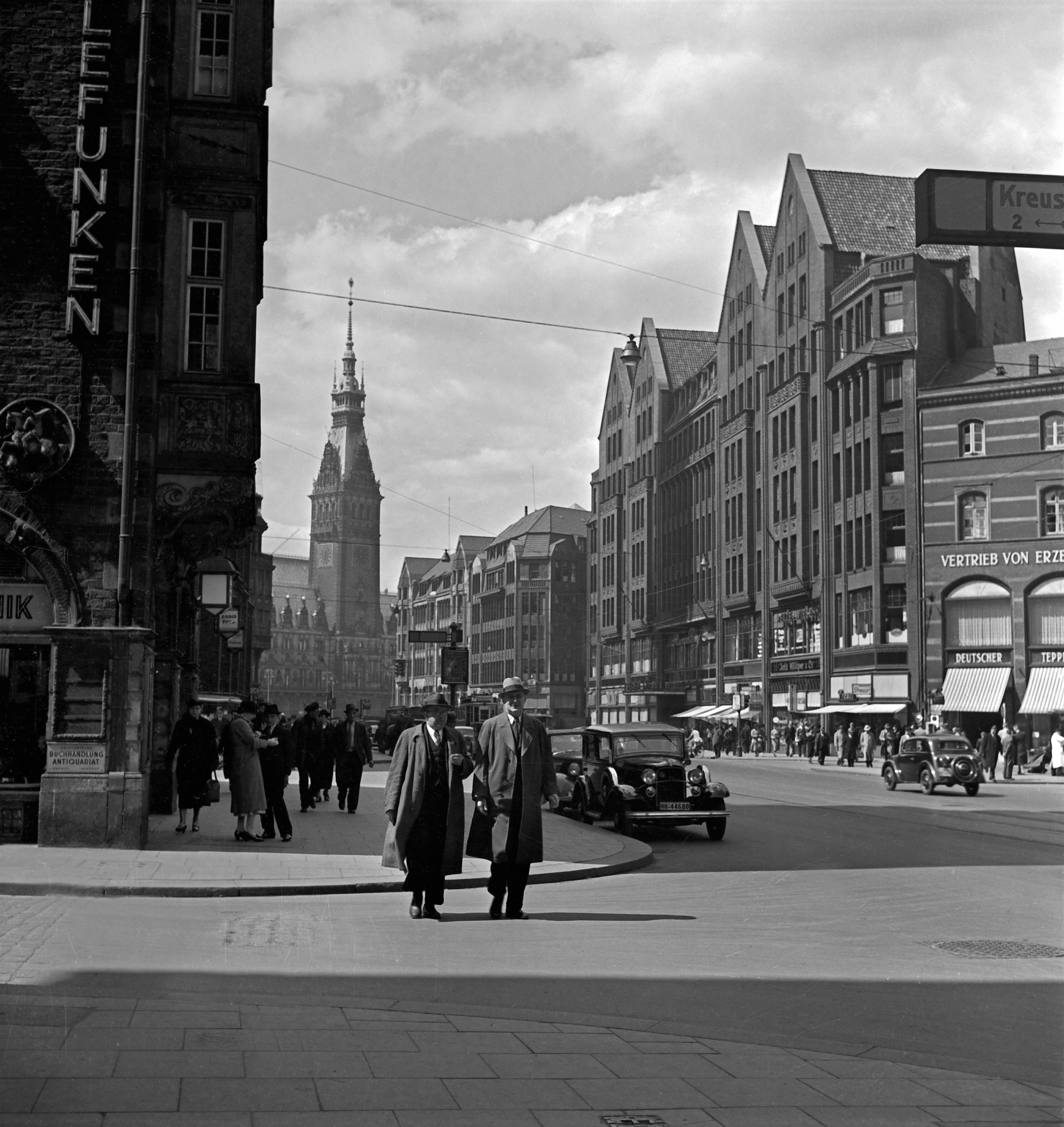 Karl Heinrich Lämmel Black and White Photograph - Moenckebergstrasse, city hall, cars, people, Hamburg Germany 1938 Printed Later 