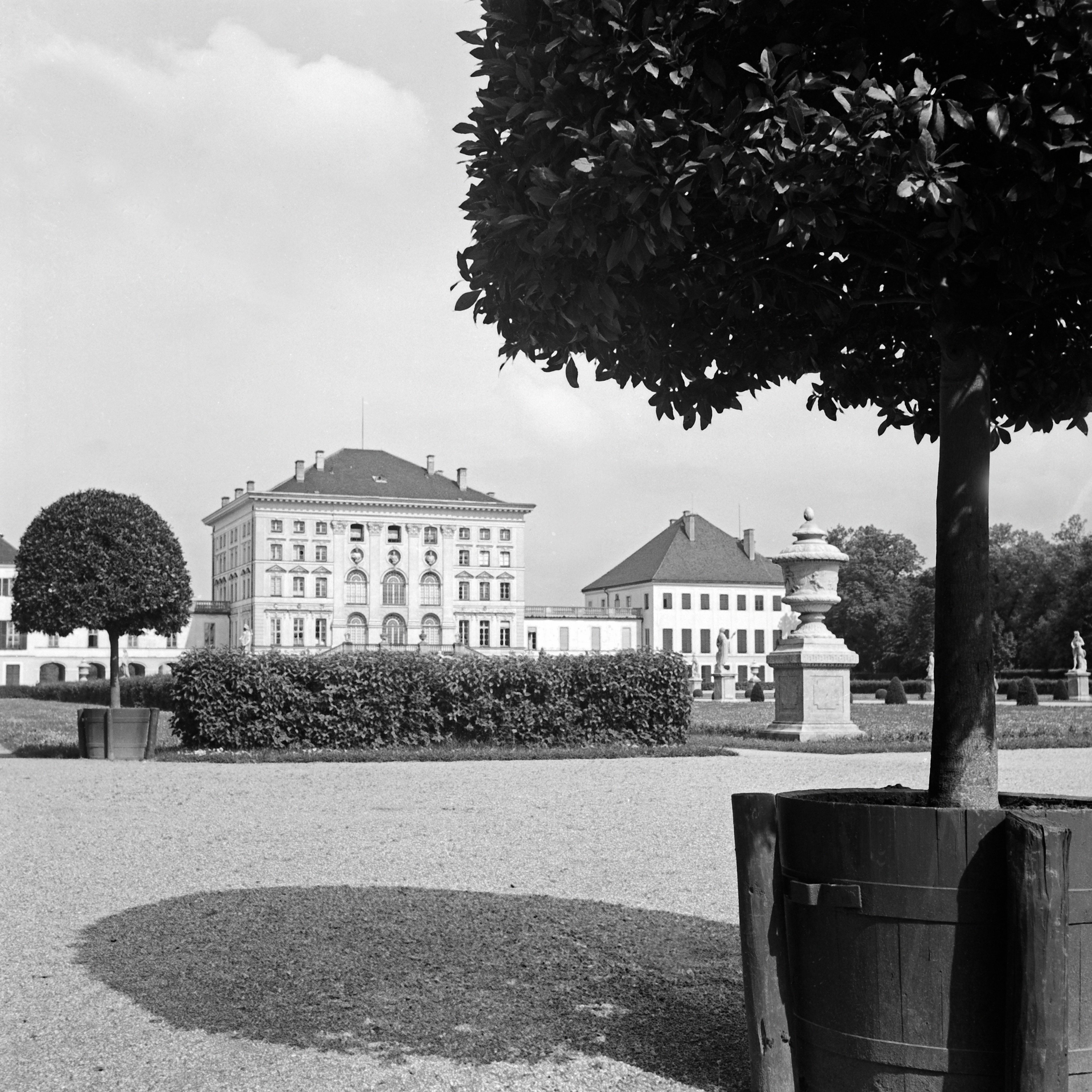 Karl Heinrich Lämmel Black and White Photograph - Park of Nymphenburg castle in the West of Munich, Germany 1937, Printed Later
