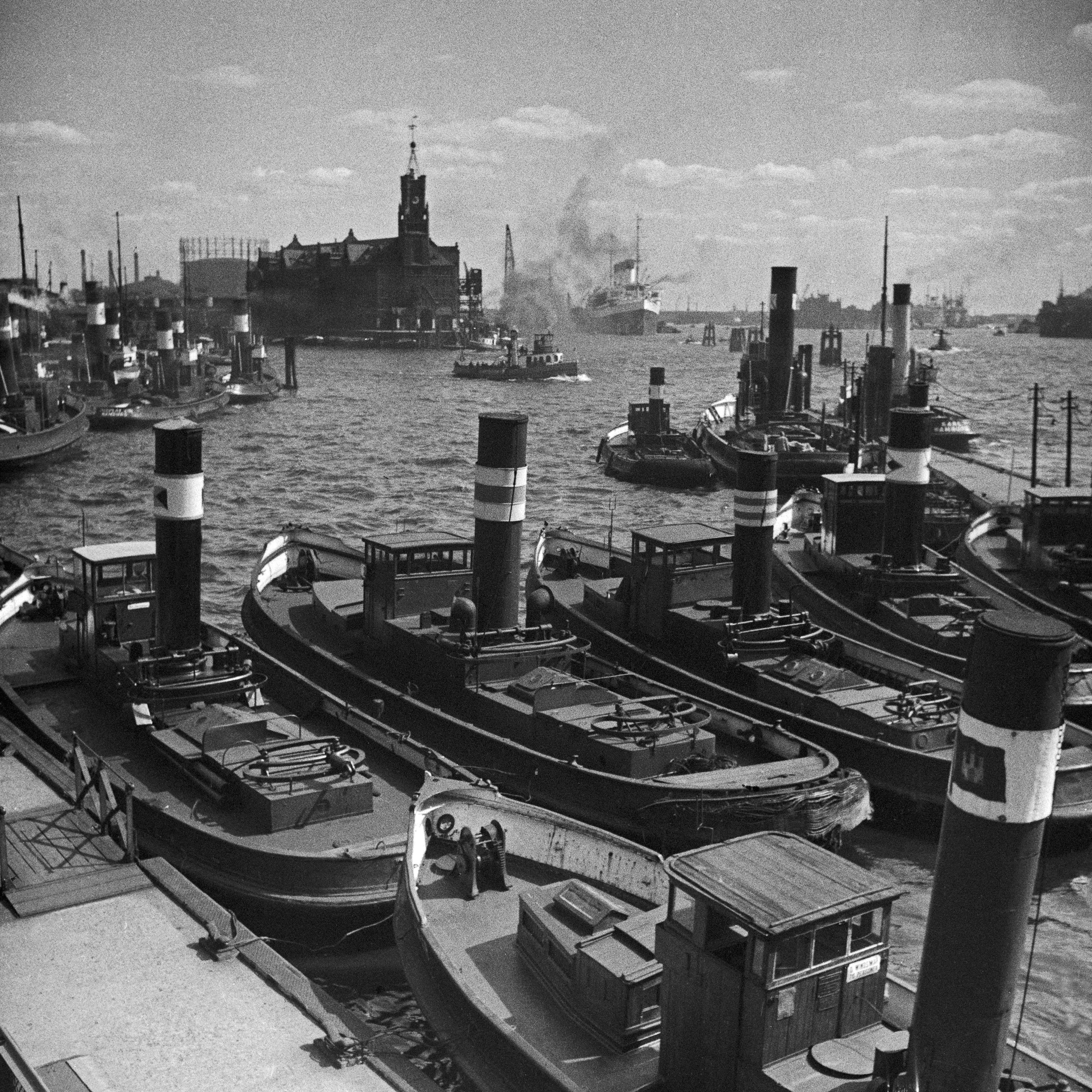 Karl Heinrich Lämmel Black and White Photograph - Ships at Hamburg harbor, Germany 1937, Printed Later 