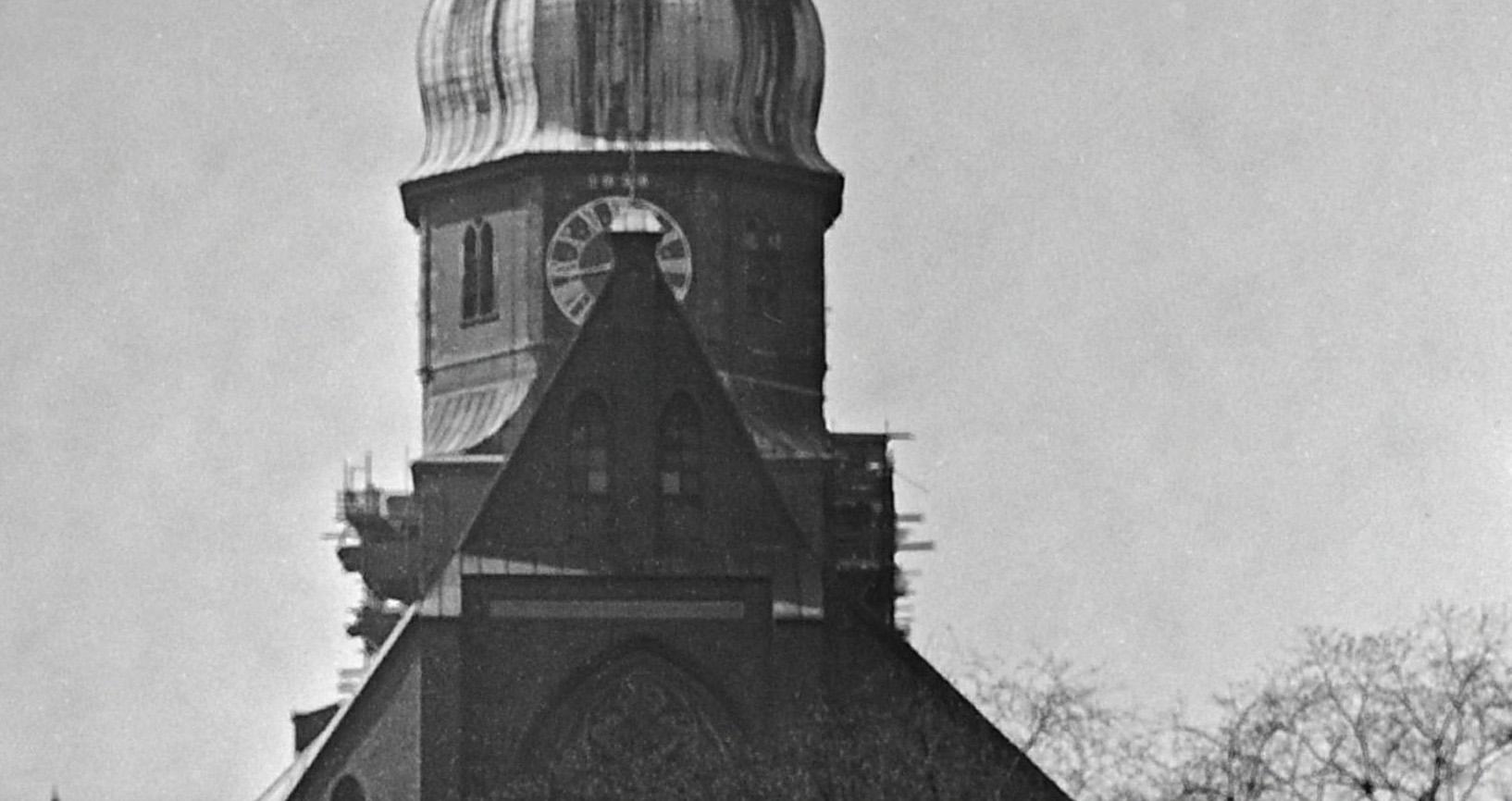 St. Catherine's church at Hamburg, Germany 1938, Printed Later - Modern Photograph by Karl Heinrich Lämmel