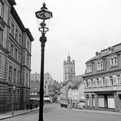 Scène de rue Darmstadt vue sur l'église Stadtkirche, Allemagne 1938 Imprimé ultérieurement 