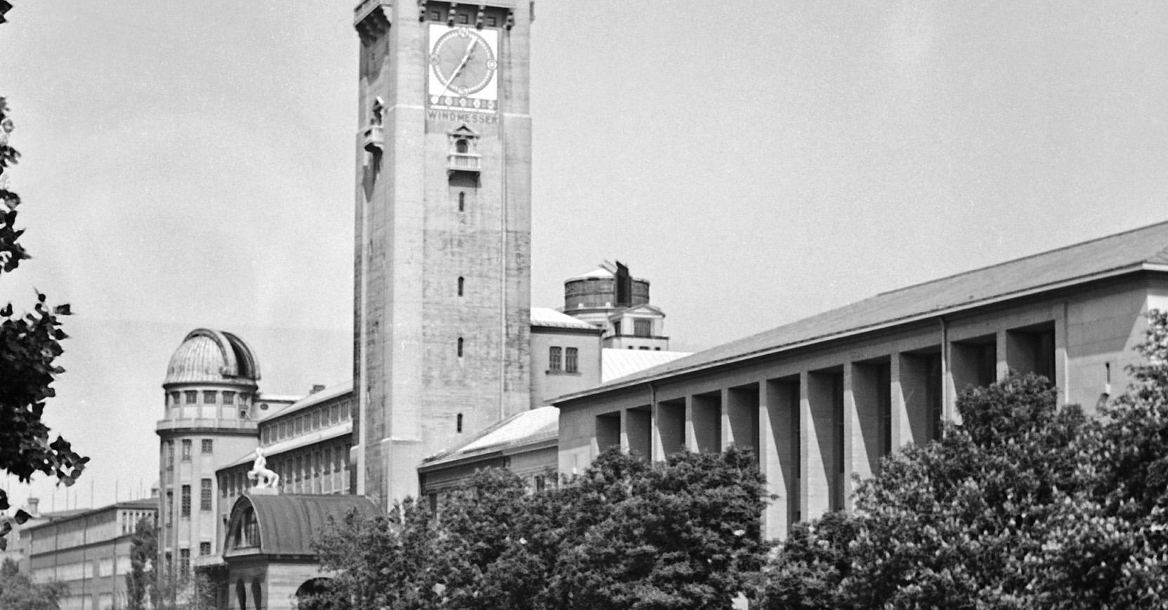 The German Museum at Munich, Germany 1937, Printed Later - Photograph by Karl Heinrich Lämmel