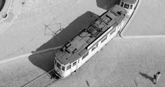 Tranvías circulando por el centro Darmstadt, Alemania 1938 Impreso posteriormente