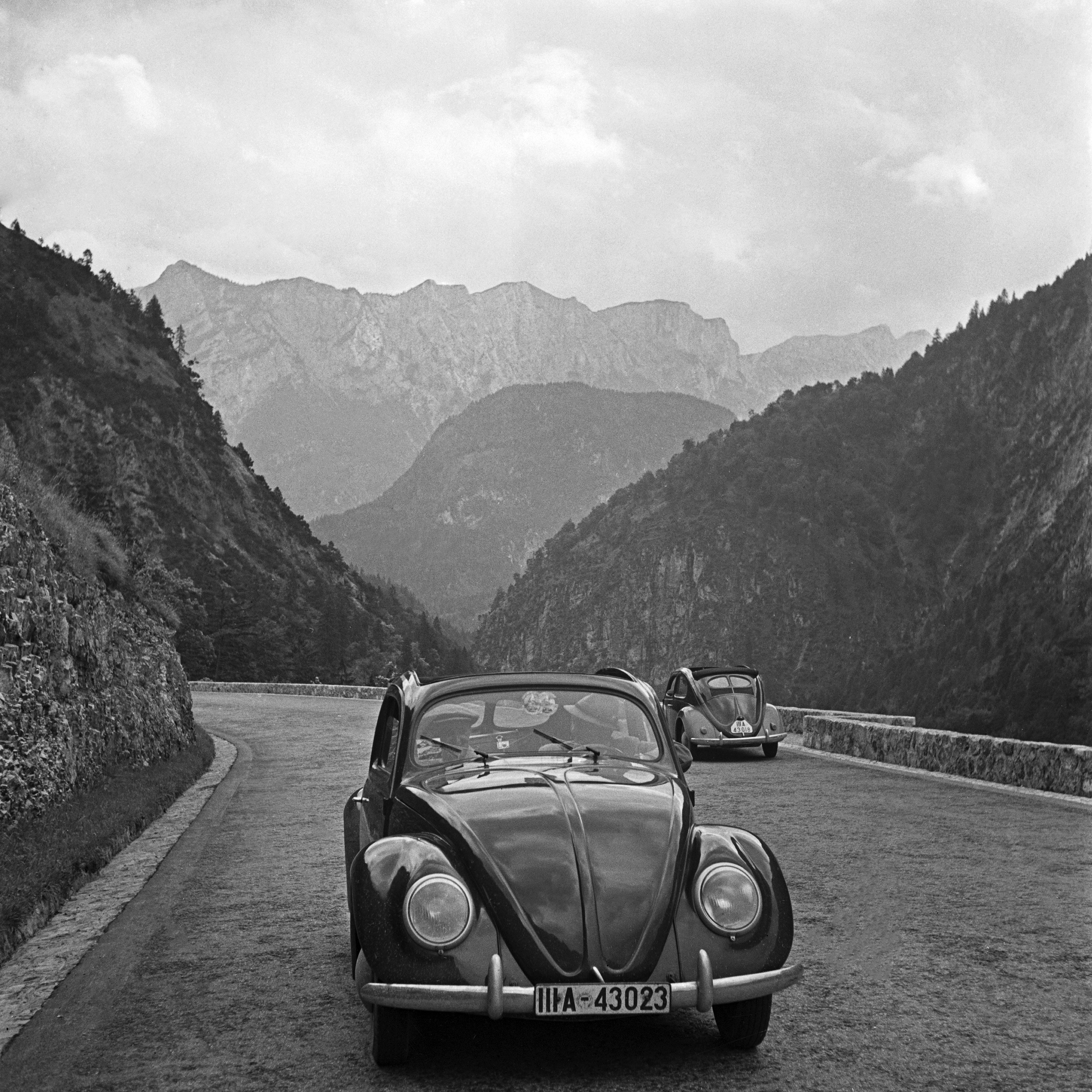 Karl Heinrich Lämmel Black and White Photograph - Travelling by Volkswagen beetle through mountains, Germany 1939 Printed Later 