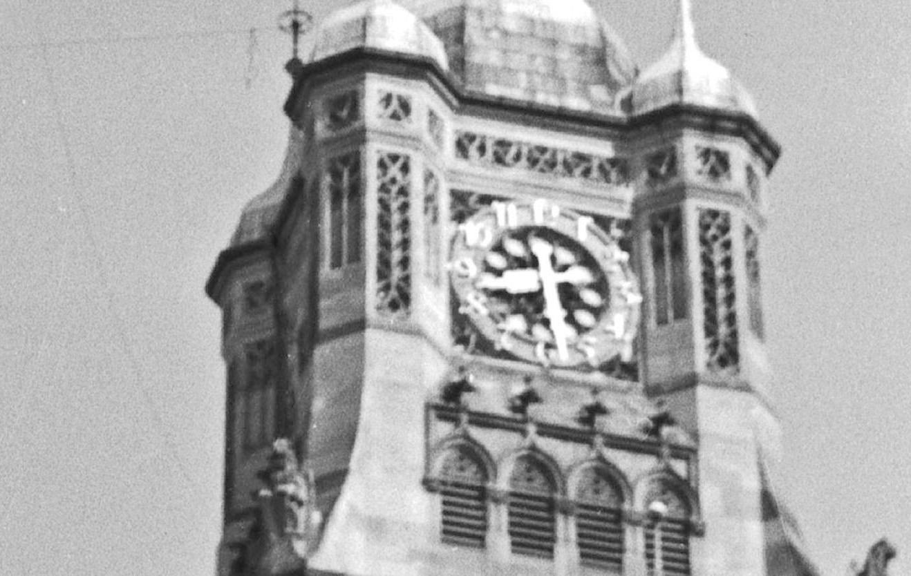 Veduta del vecchio municipio di Stoccarda, Germania 1935, Stampa successiva - Photograph Moderno di Karl Heinrich Lämmel