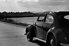 Volkswagen Käfer auf den Straßen neben dem Meer, Deutschland 1939 Später gedruckt