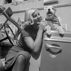 Mujer y perro en verano - Años 30