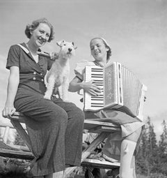 Mujer y perro en verano - Años 30