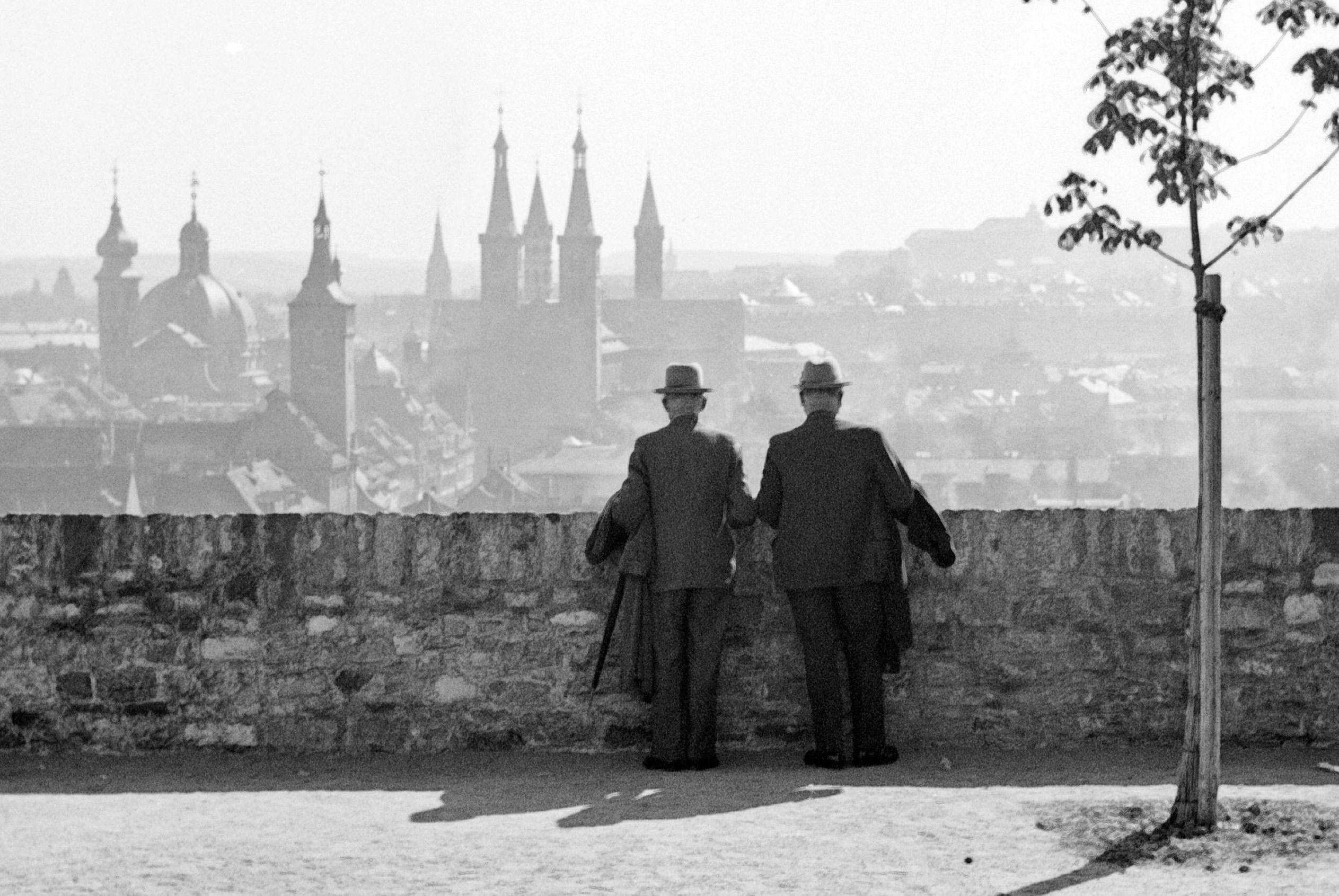 Wrzburg, Deutschland 1935, Später gedruckt – Photograph von Karl Heinrich Lämmel
