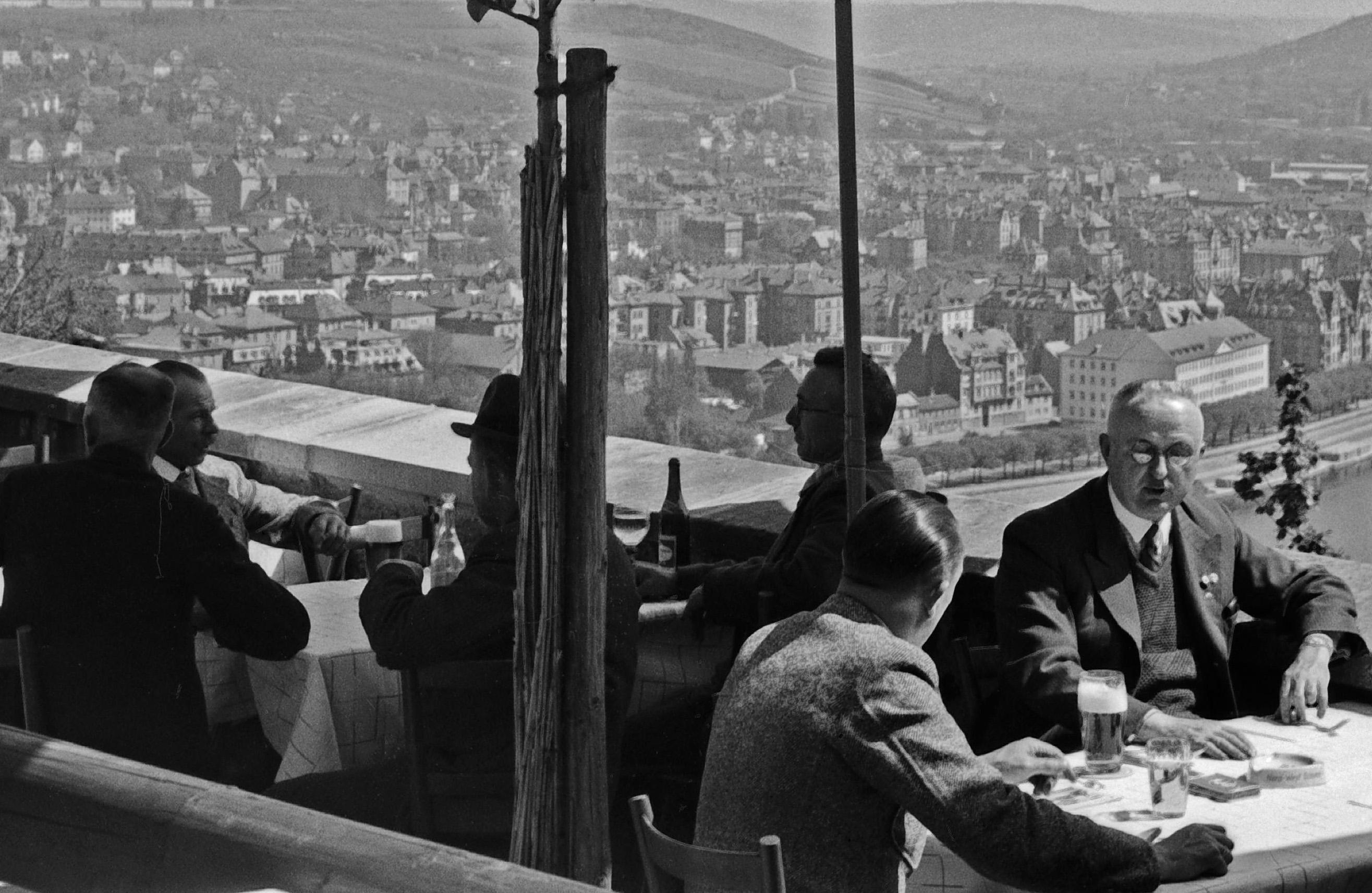 Würzburg, Germania 1935, stampato successivamente - Photograph Moderno di Karl Heinrich Lämmel
