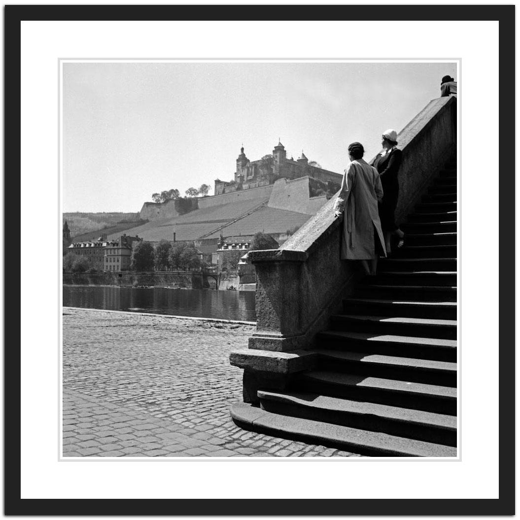 One of the photographers at Mauritius Publishing based in Berlin was Karl Heinrich Lämmel. Born on 30 July 1910 in Riesa, Saxony, he has been missing since April 1945. In the thirties, Karl Heinrich Lämmel produced several photographic reports of