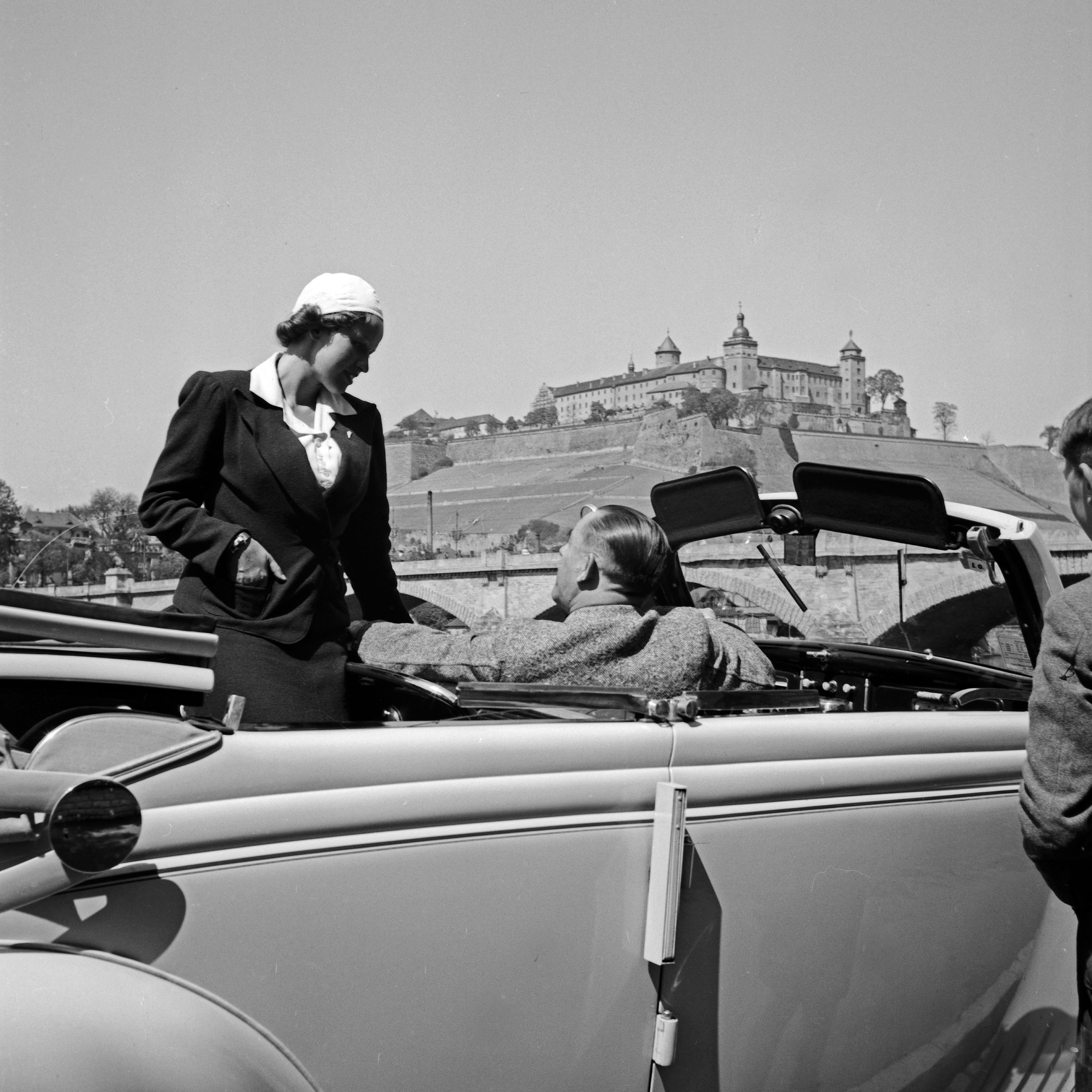 Karl Heinrich Lämmel Black and White Photograph – Wrzburg, Deutschland 1935, Später gedruckt