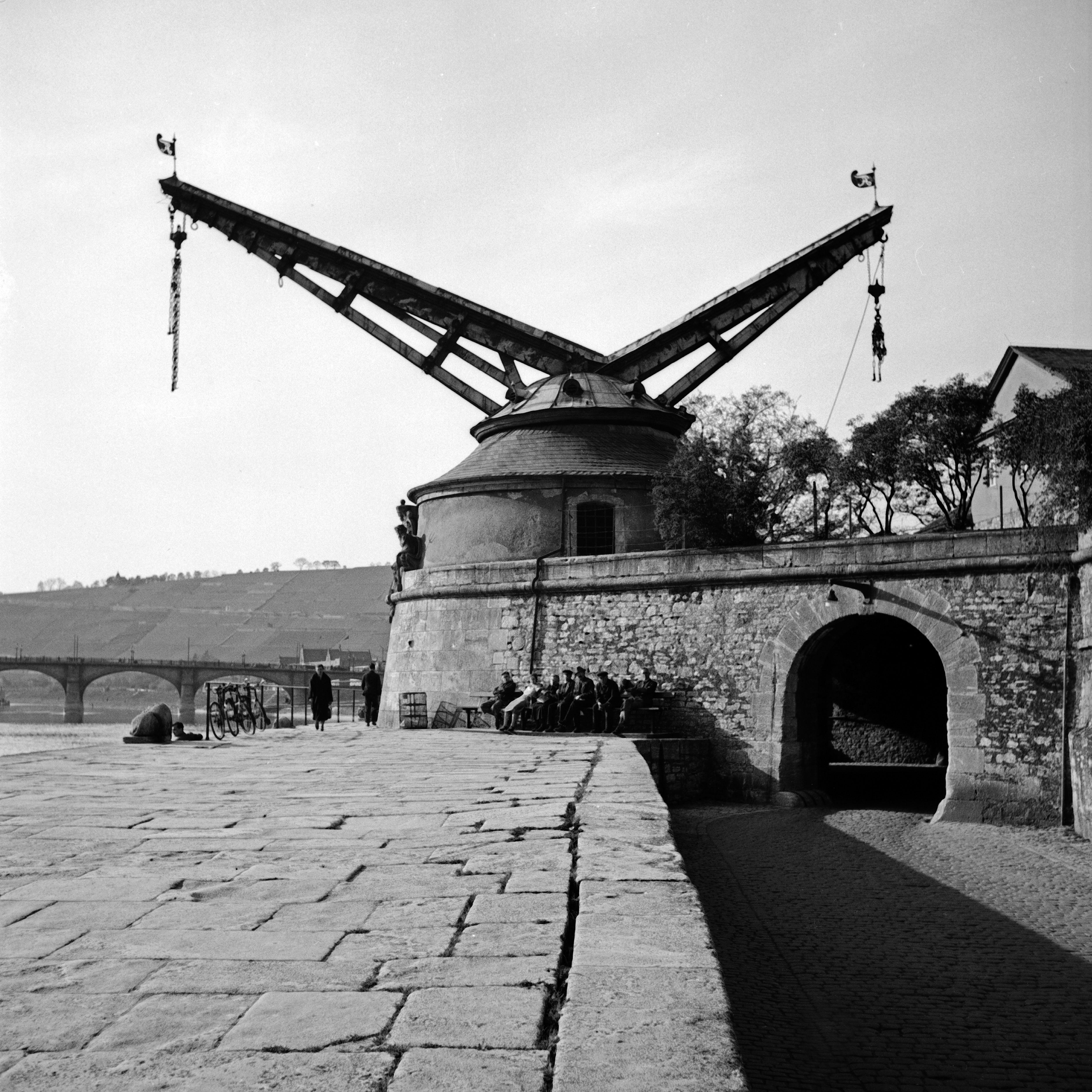 Karl Heinrich Lämmel Black and White Photograph - Würzburg, Germany 1935, Printed Later