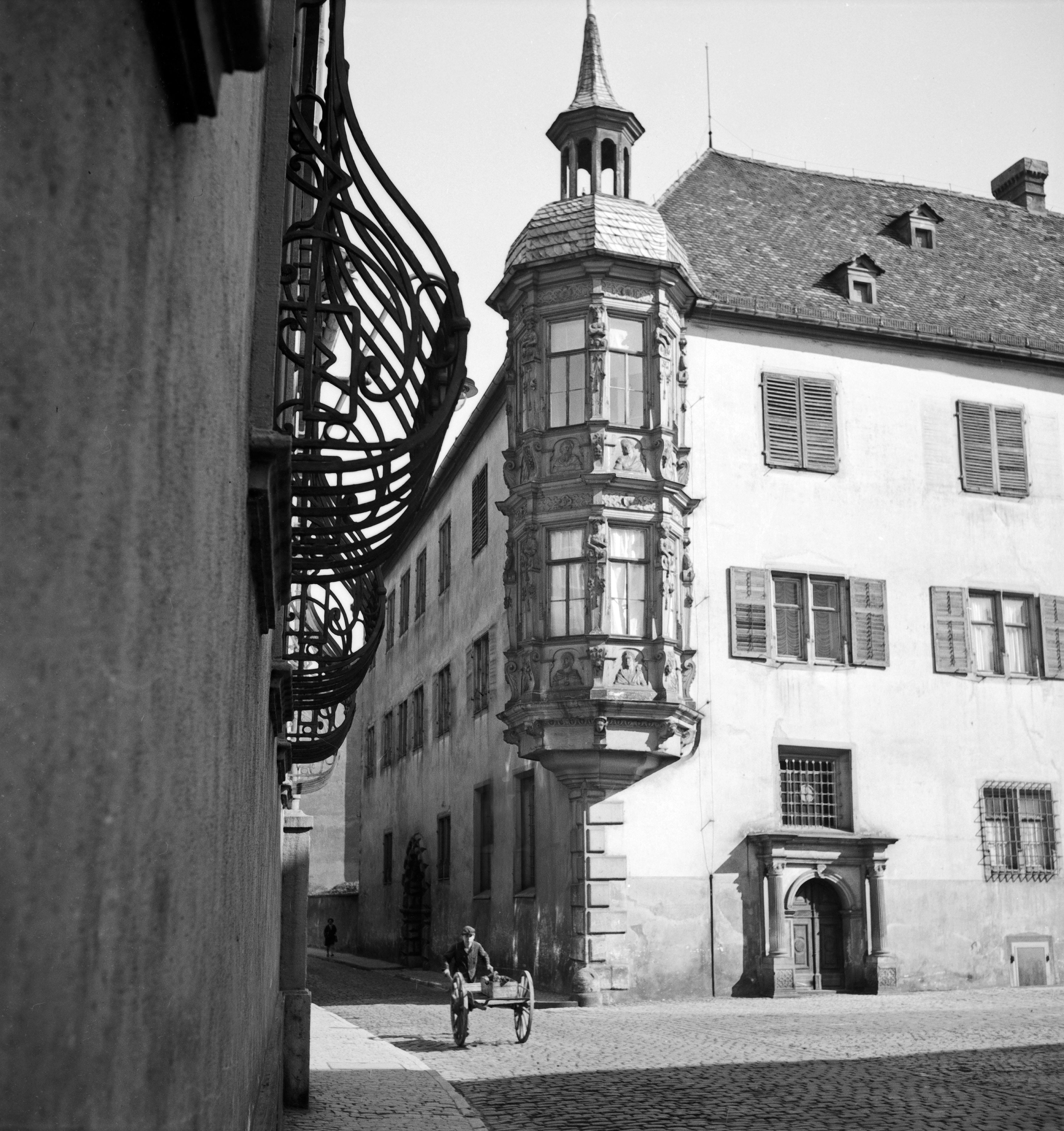Karl Heinrich Lämmel Black and White Photograph - Würzburg, Germany 1935, Printed Later