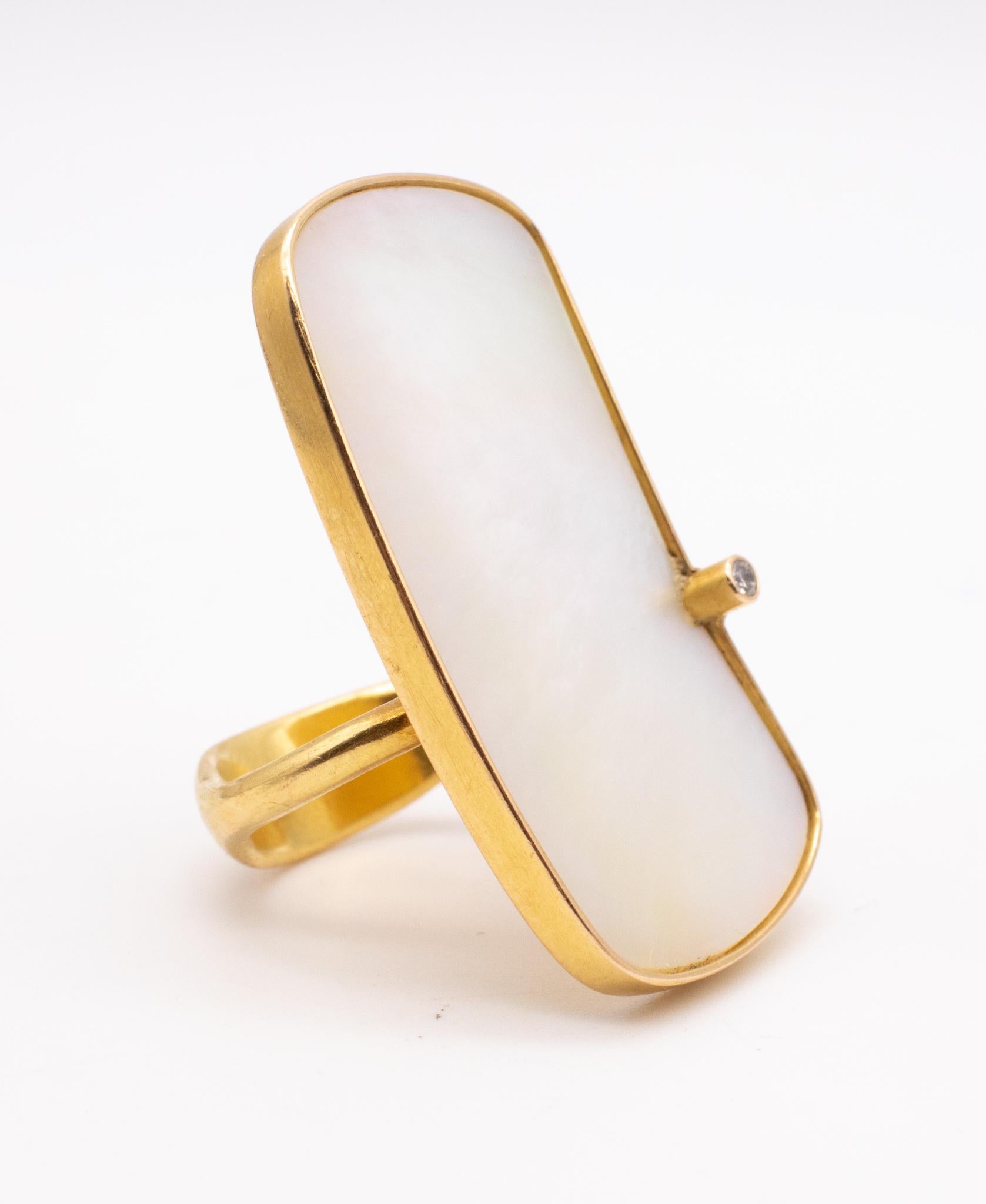 Karl Heinz Reister Modernist Cocktail Ring 18Kt Gold Diamond And White Nacre For Sale 1
