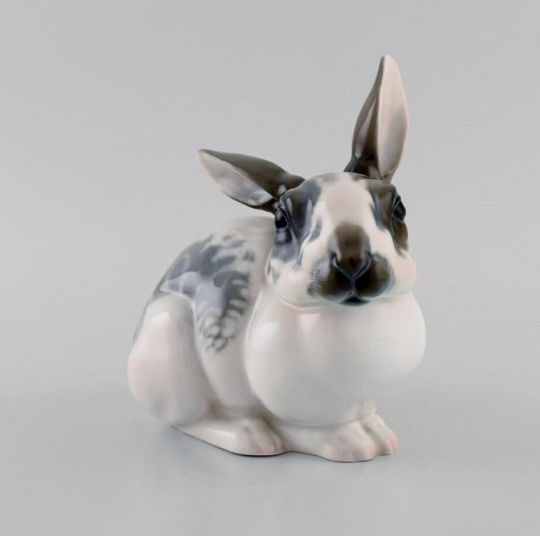 Karl Himmelstoss for Rosenthal. Sitting rabbit in porcelain. 1920s / 30s.
Measures: 15 x 14.5 cm.
In excellent condition.
Stamped.
Designed in 1923.