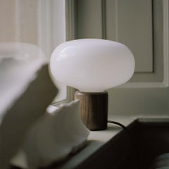 Lampe de table Karl Johan en chêne fumé avec Verre opale blanc
