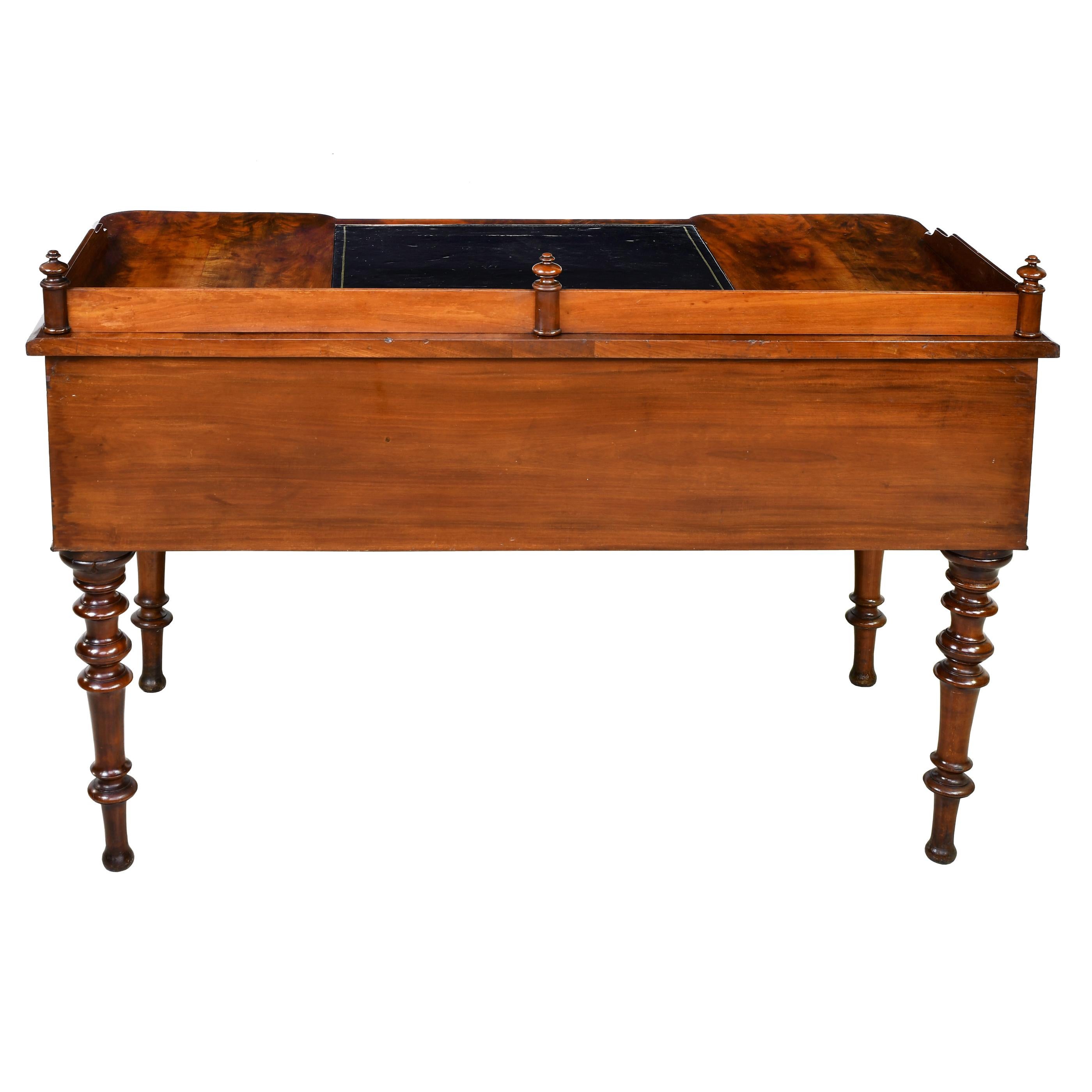 Karl Johan Writing Desk in West Indies Mahogany w/ Black Leather, Sweden, c 1830 In Good Condition In Miami, FL