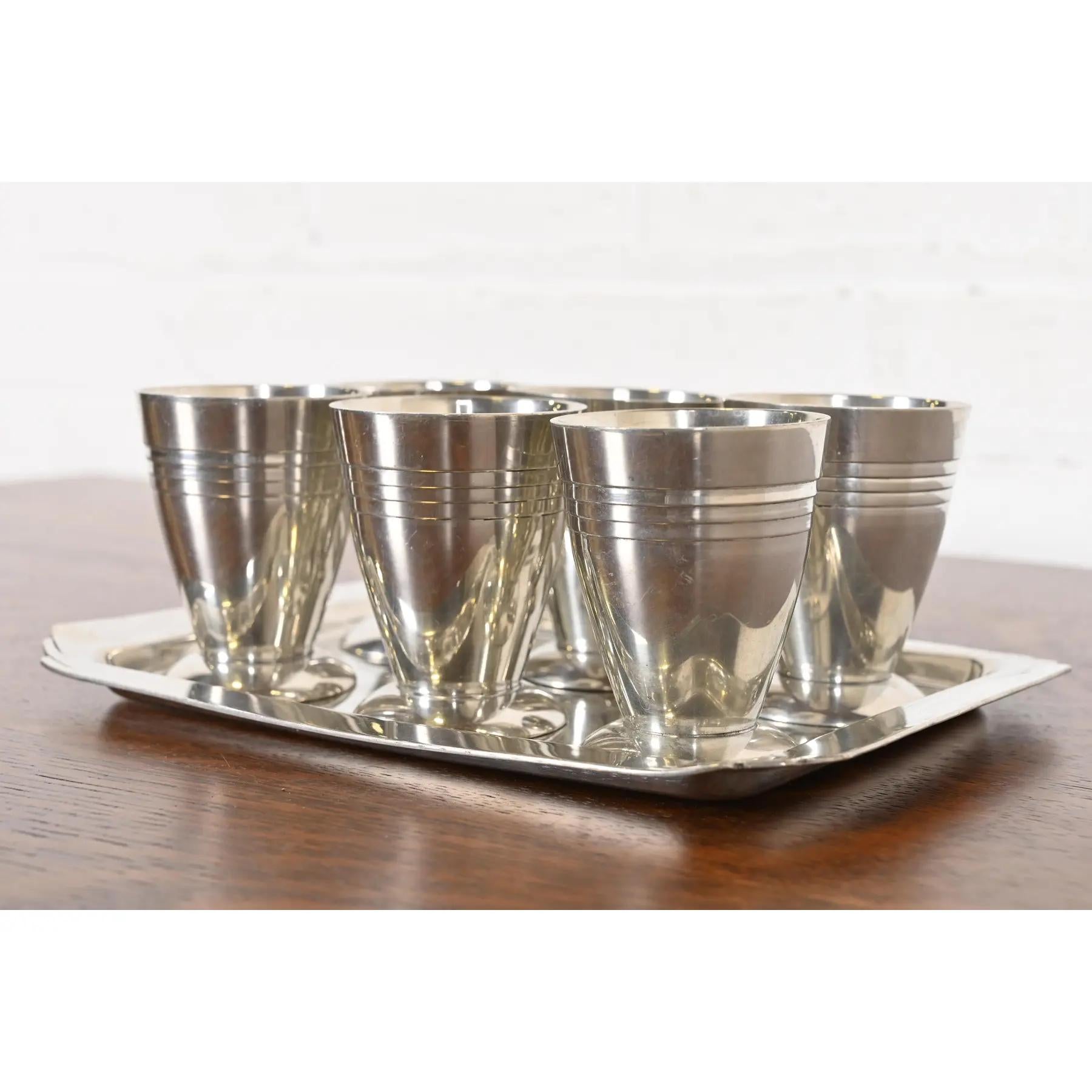 Ensemble de cocktail Art Déco en étain Karl Kipp, vers 1920 Bon état - En vente à South Bend, IN