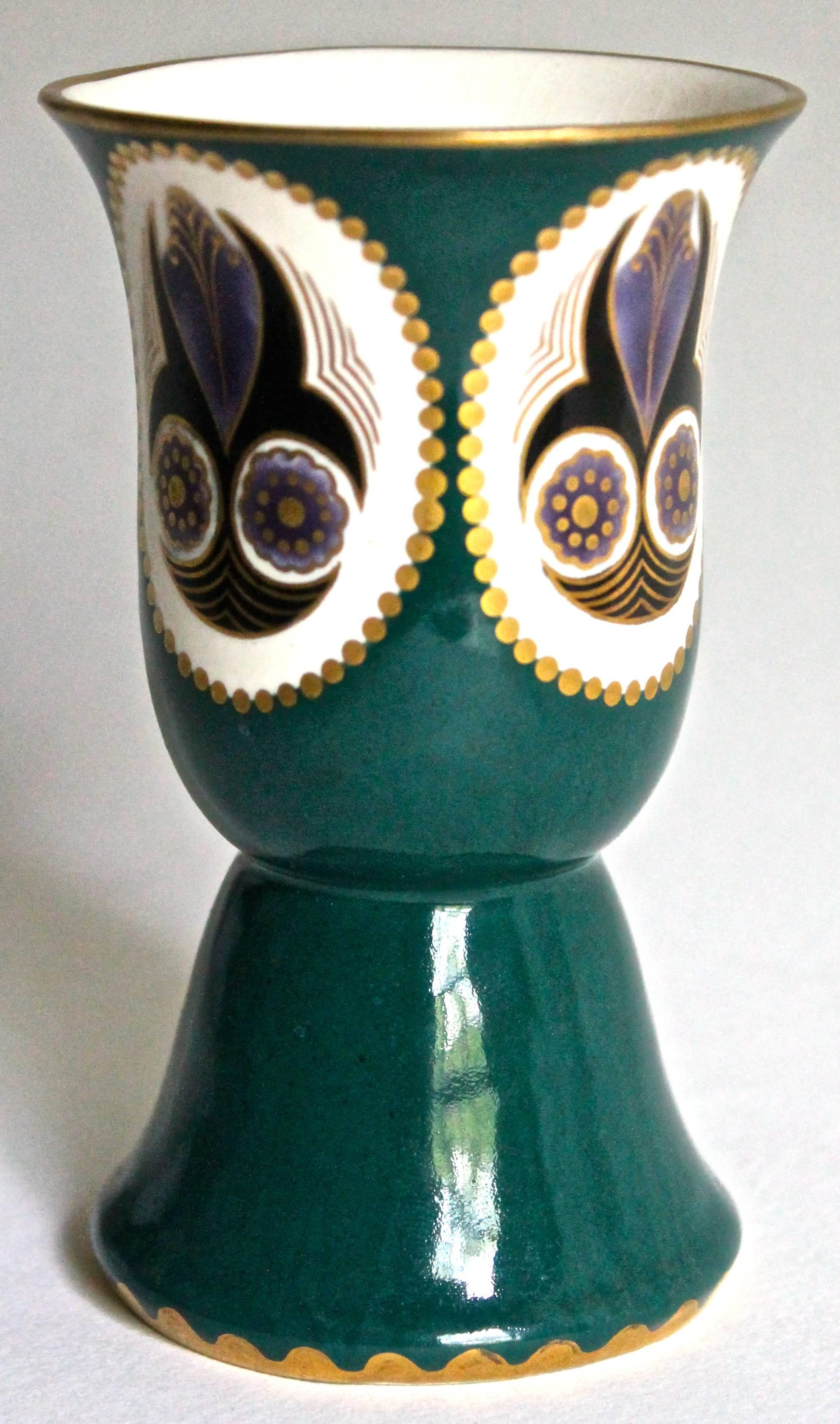  Ernst Wahliss Serapis Hand-Painted Vase In Good Condition In Sharon, CT