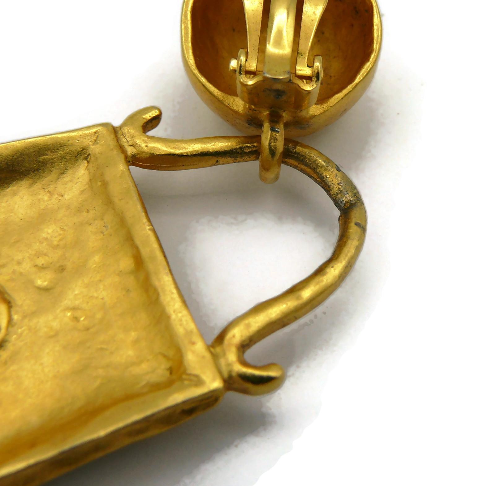 KARL LAGEFERLD Vintage Gold Tone Bag Novelty Dangling Earrings For Sale 6