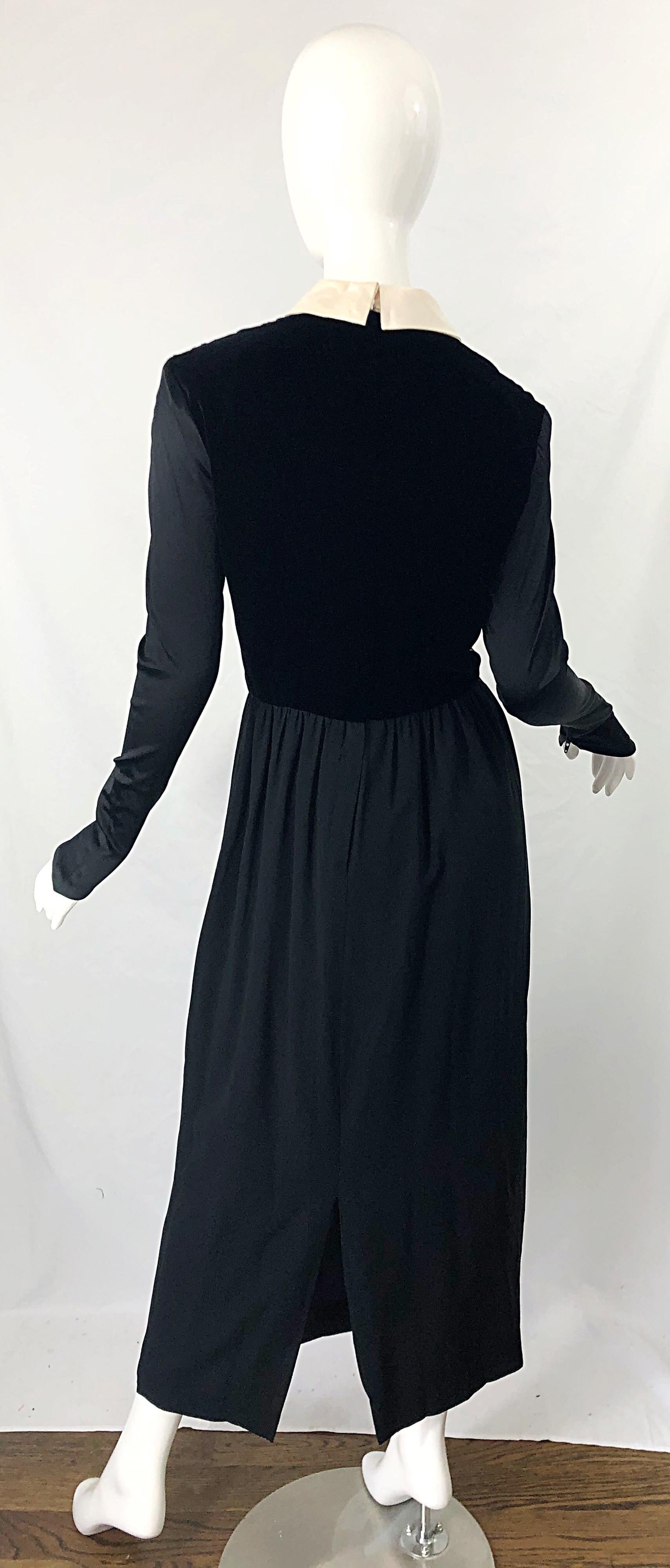 Karl Lagerfeld Pasarela Otoño 1988 Vestido Bata Vintage Años 80 Bordado Oro Negro en venta 1