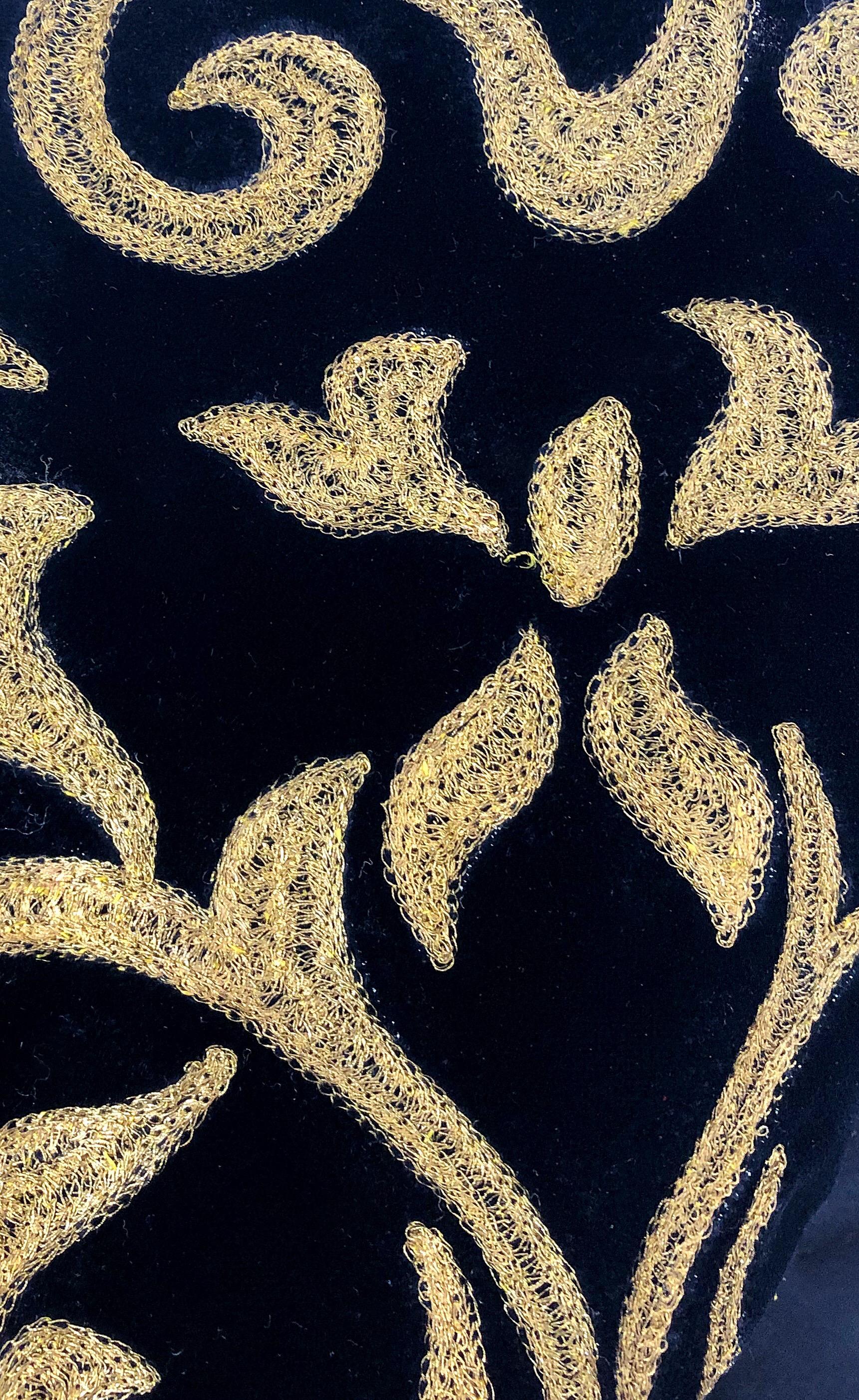 Karl Lagerfeld Pasarela Otoño 1988 Vestido Bata Vintage Años 80 Bordado Oro Negro en venta 6