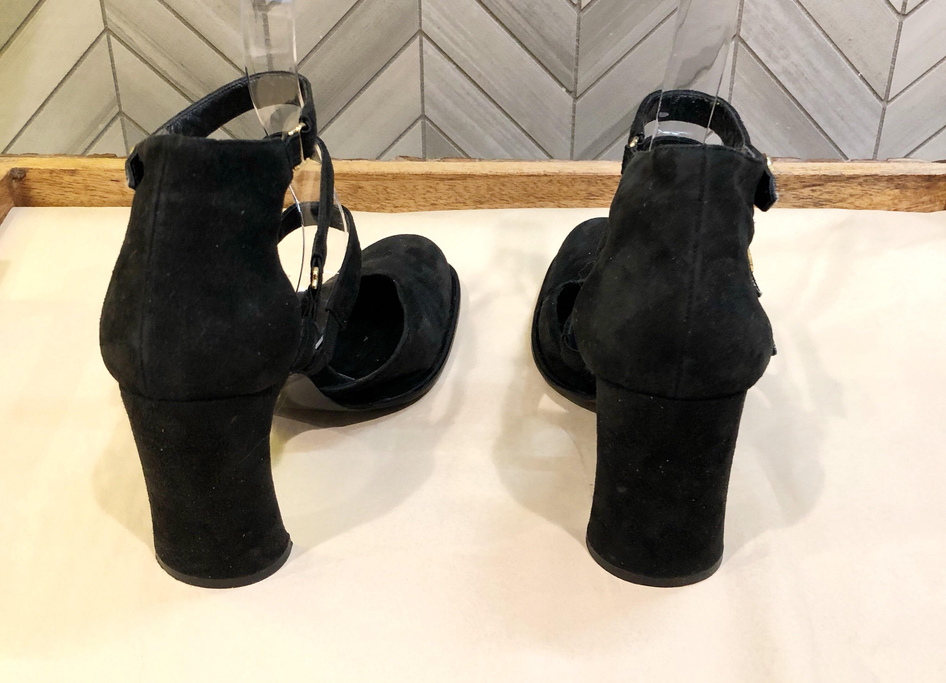 Karl Lagerfeld 1990er Größe 6 Schwarze Bondage inspirierte Vintage Heels aus Wildleder in Schwarz Damen im Angebot