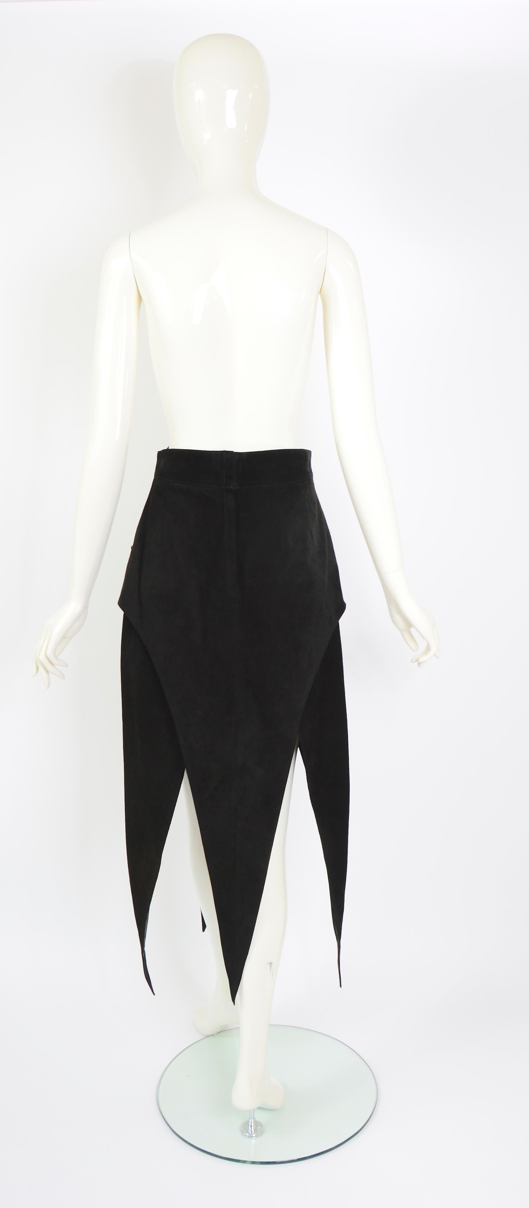 Karl Lagerfeld automne 1993 collectible vintage noir en daim jupe à empiècements pointus Pour femmes en vente