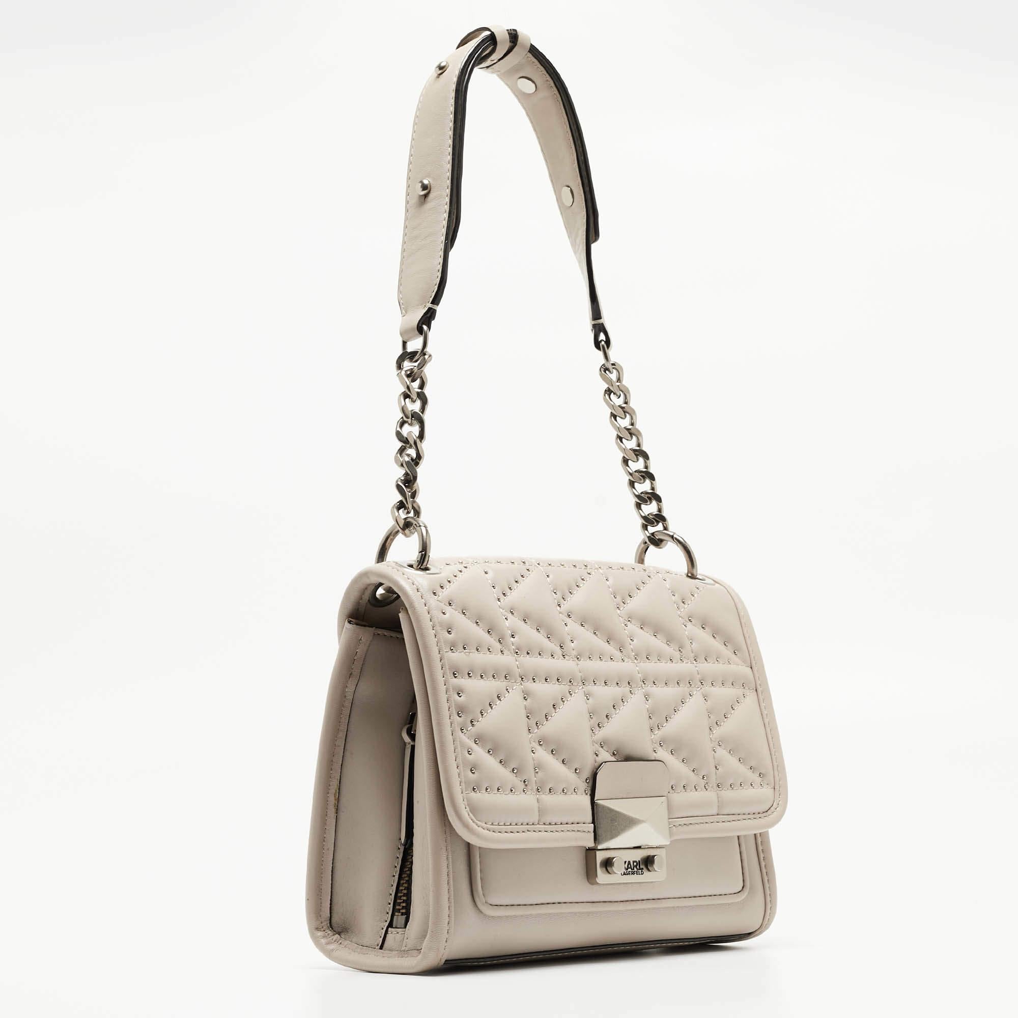 Bolso de hombro Karl Lagerfeld de piel acolchada con tachuelas beige Beige en venta