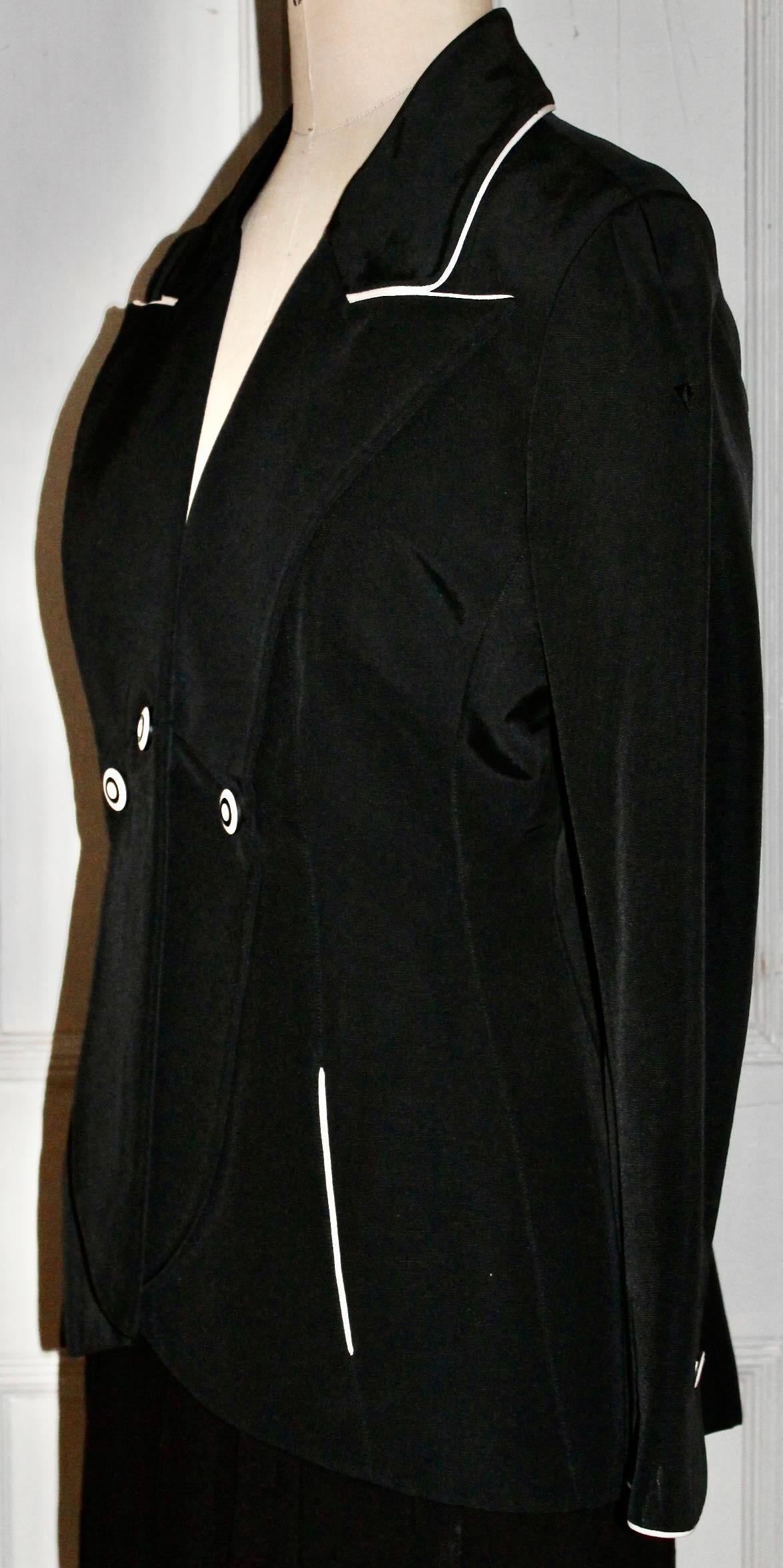 Karl Lagerfeld Schwarze Jacke mit weißem Besatz im Angebot 7