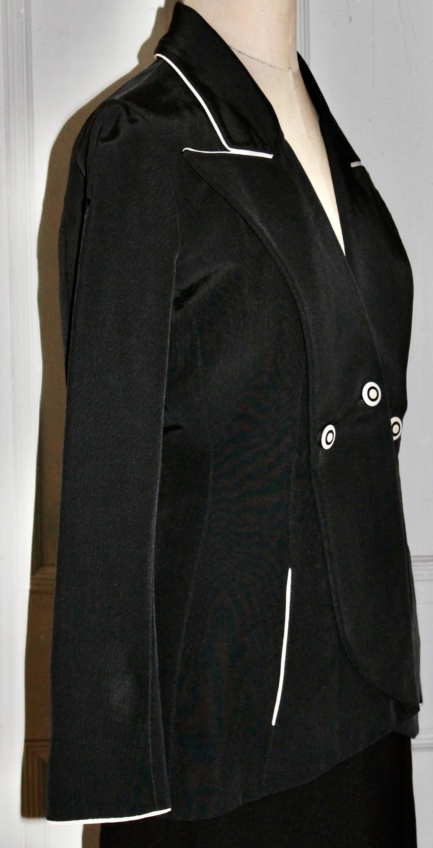 Karl Lagerfeld Schwarze Jacke mit weißem Besatz im Angebot 9
