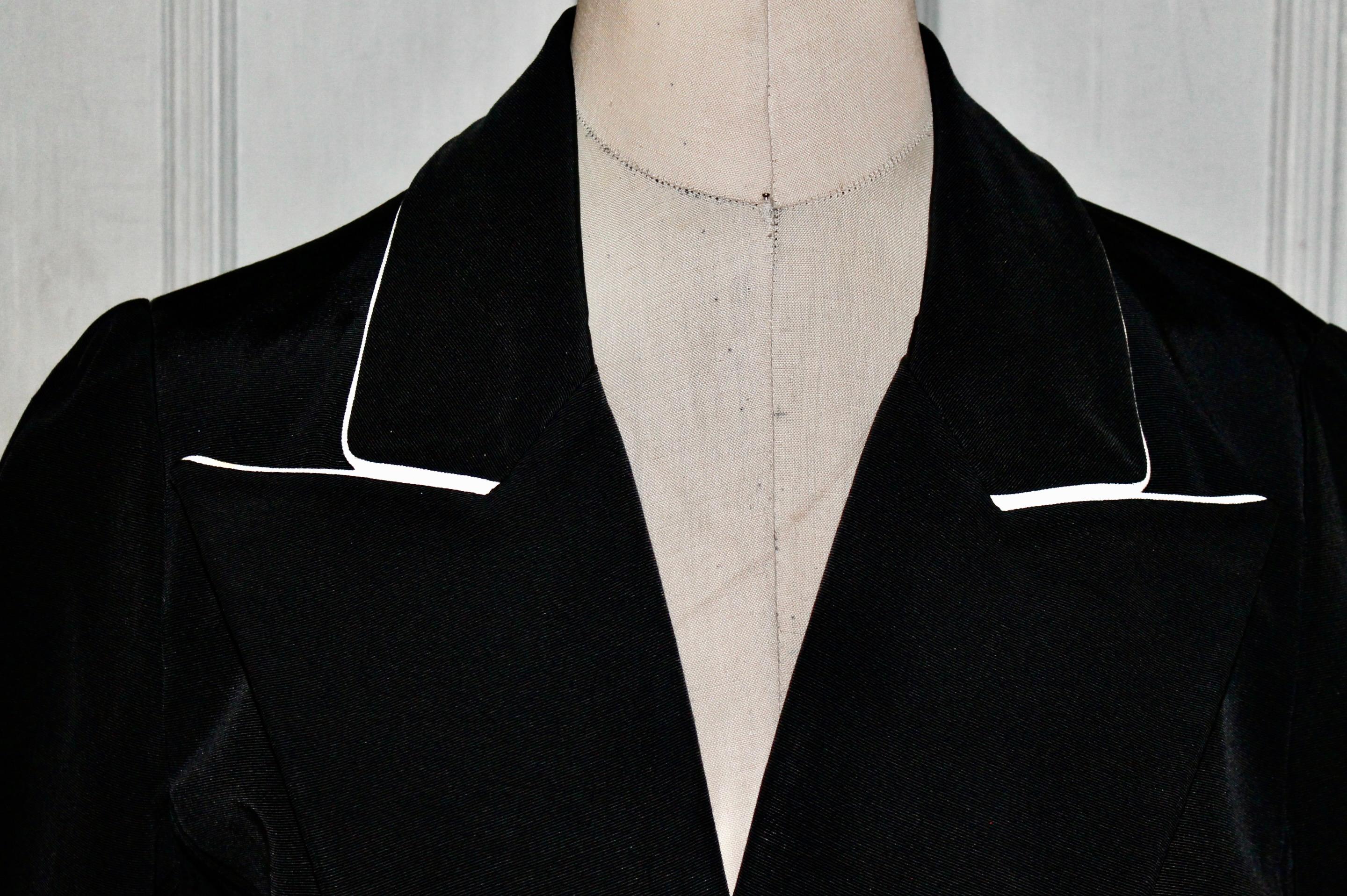 Karl Lagerfeld Schwarze Jacke mit weißem Besatz Damen im Angebot