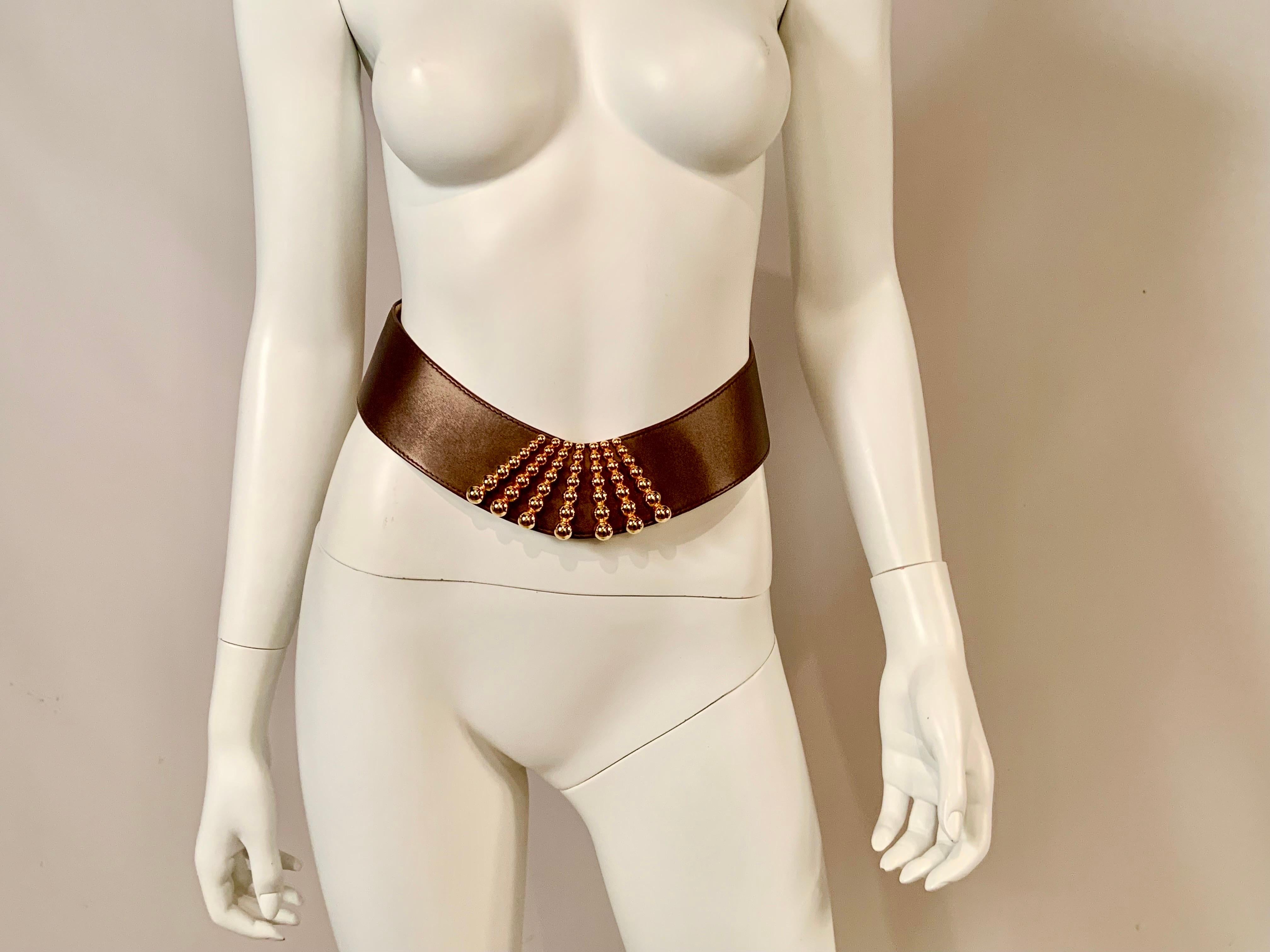 Karl Lagerfeld - Ceinture en cuir bronze, décorée de perles dorées Pour femmes en vente