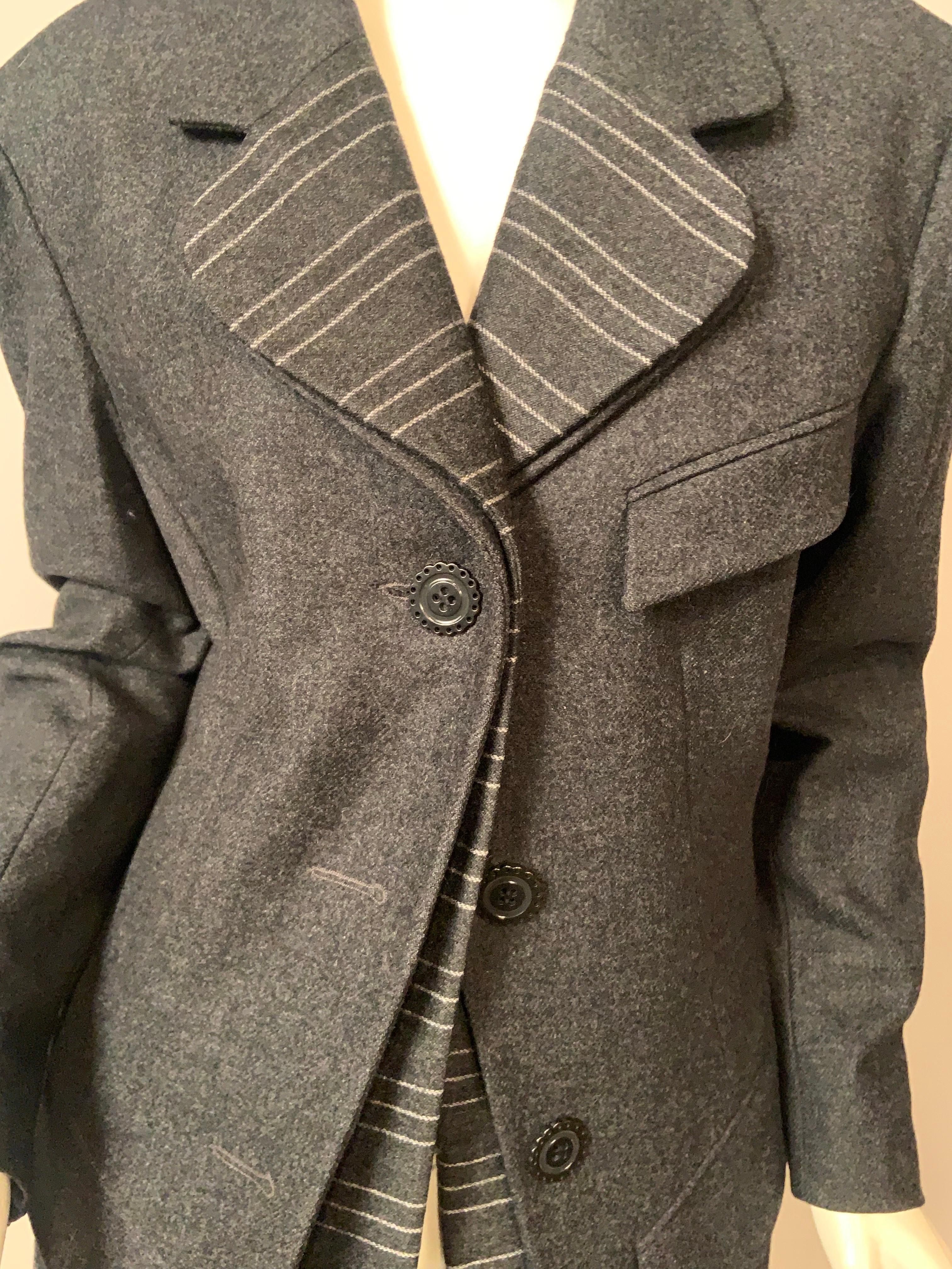 Karl Lagerfeld Anthrazitgraue Wolljacke mit gestreiften Wollakzenten Damen im Angebot