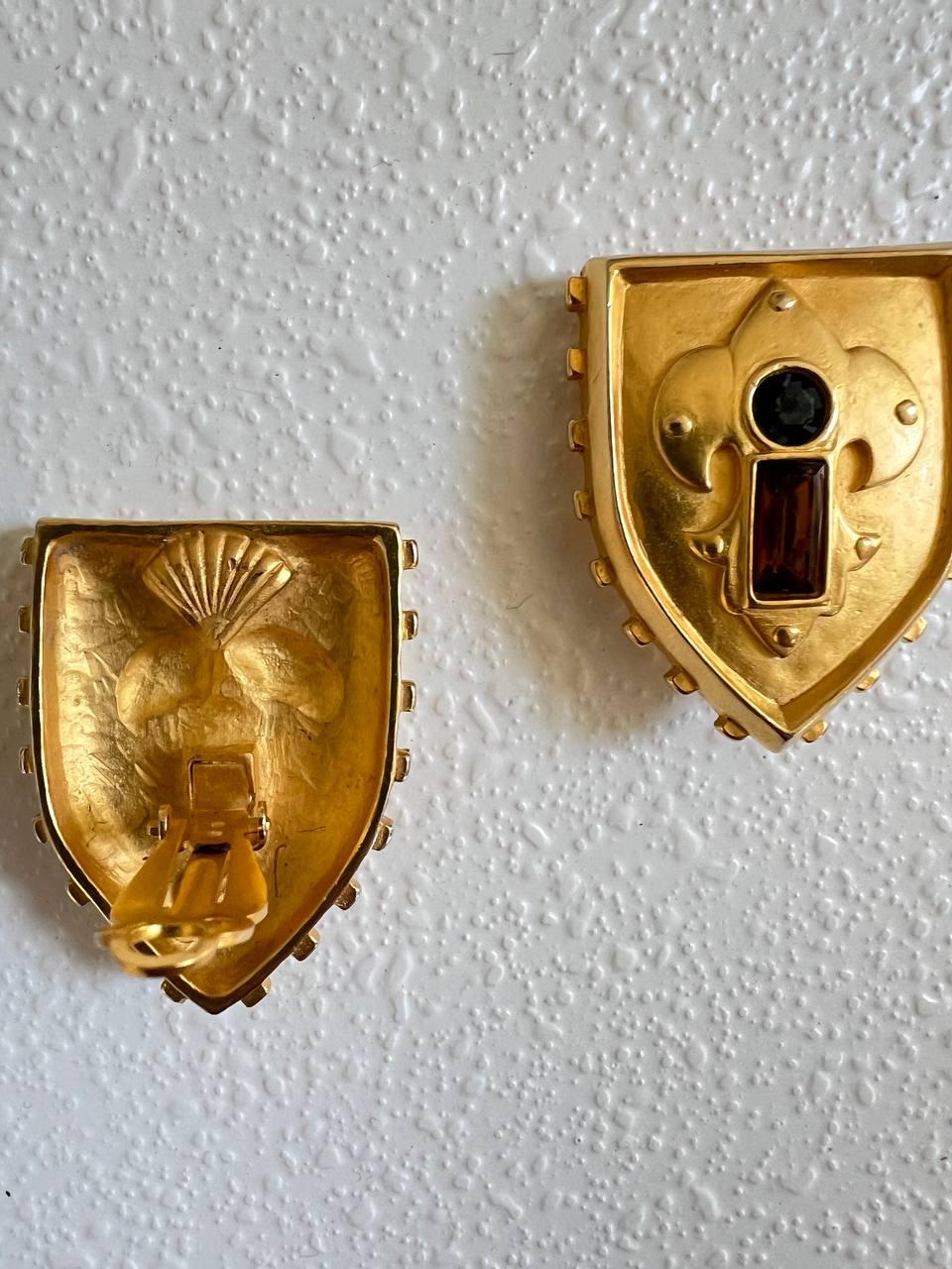 Karl Lagerfeld Crystal Shield Clip-On Earrings, 1990s In Good Condition For Sale In New York, NY