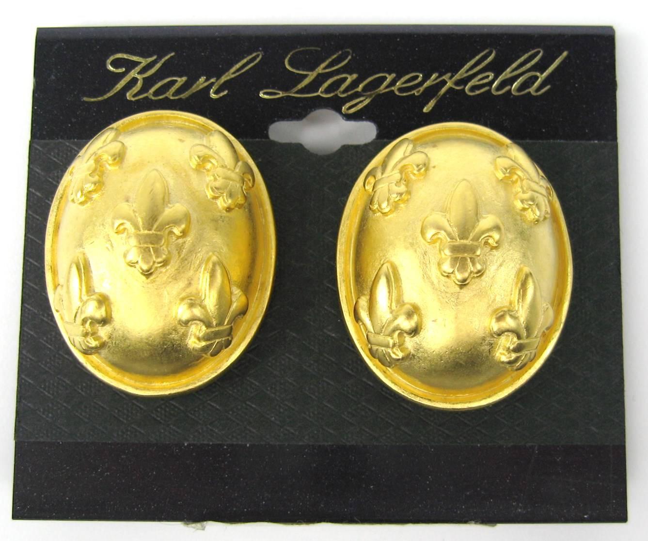 Karl Lagerfeld Earrings Black Gold Gilt Fleur de Lis  New, Never Worn In New Condition For Sale In Wallkill, NY