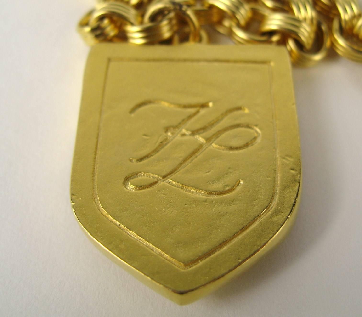 Karl Lagerfeld emaillierte Charm-Halskette 14 Blvd De La Madeleine Neu, nie getragen  im Angebot 2